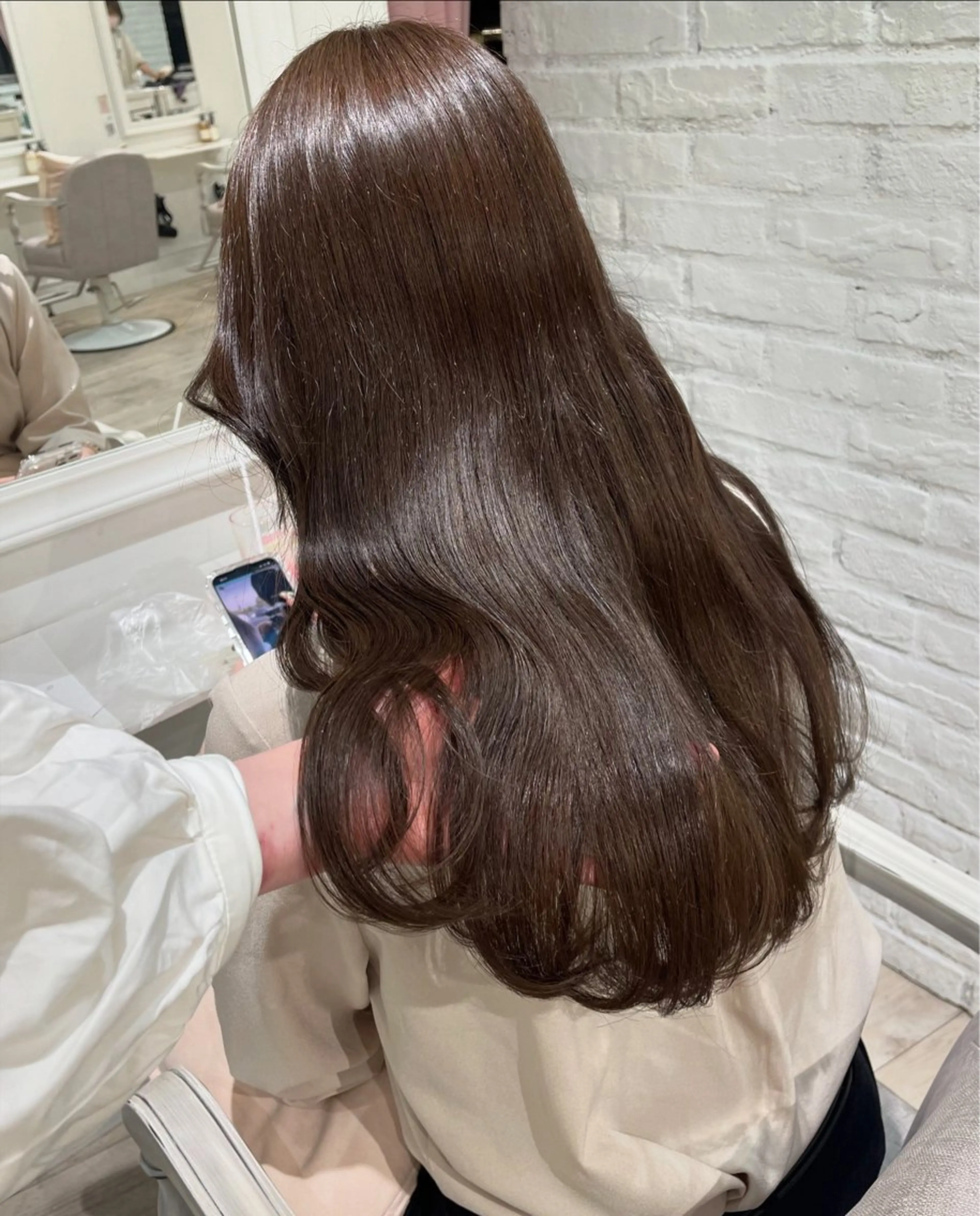 ロング カラー ブラウンカラー チョコレートブラウン 盛れる顔まわり✨🎀 レイヤー別所好葉のヘアスタイル