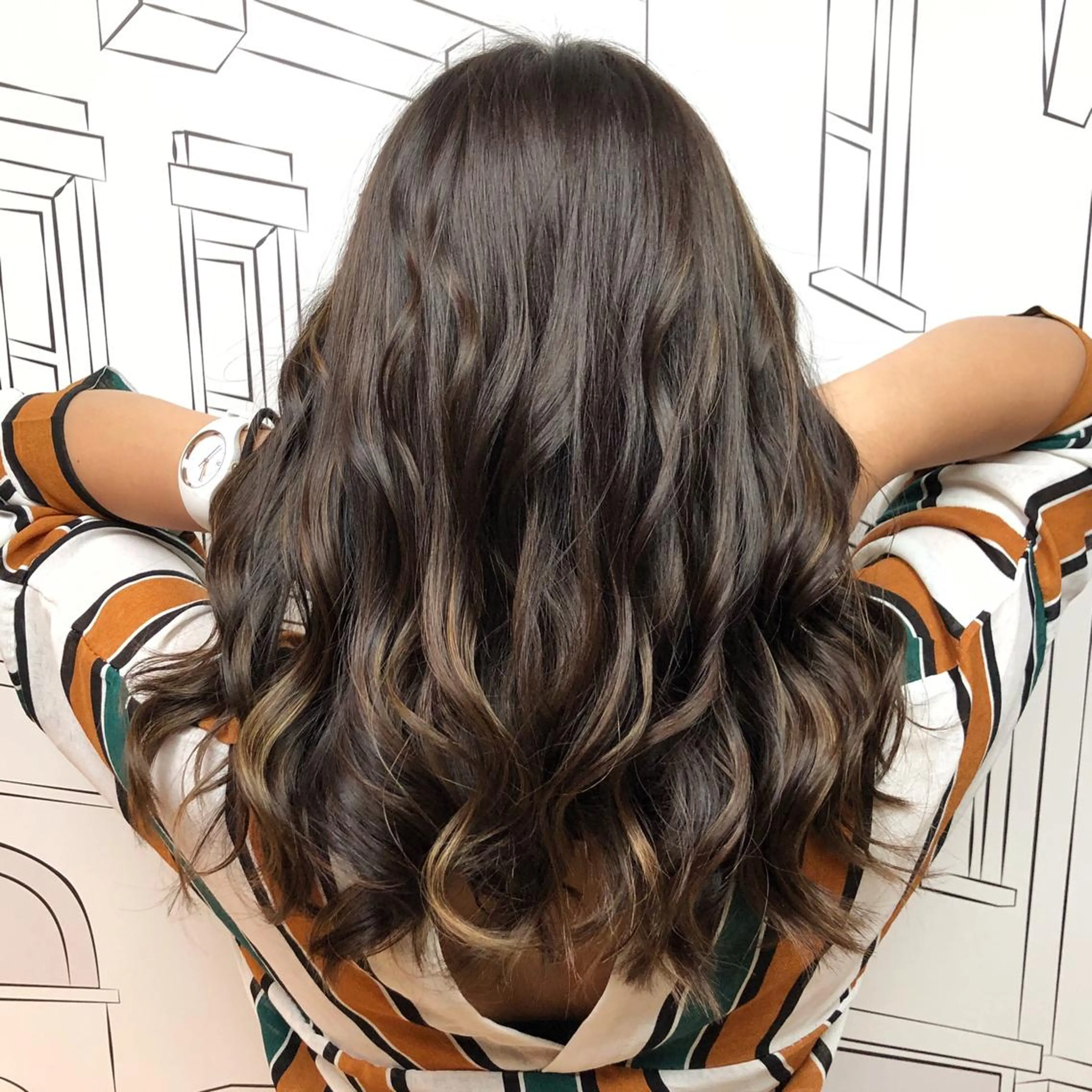 ミディアム カラー ブラウンカラー チョコレートブラウン ハイライトカラー ハイライト TOMOKA 艶髪/透明感カラーのヘアスタイル