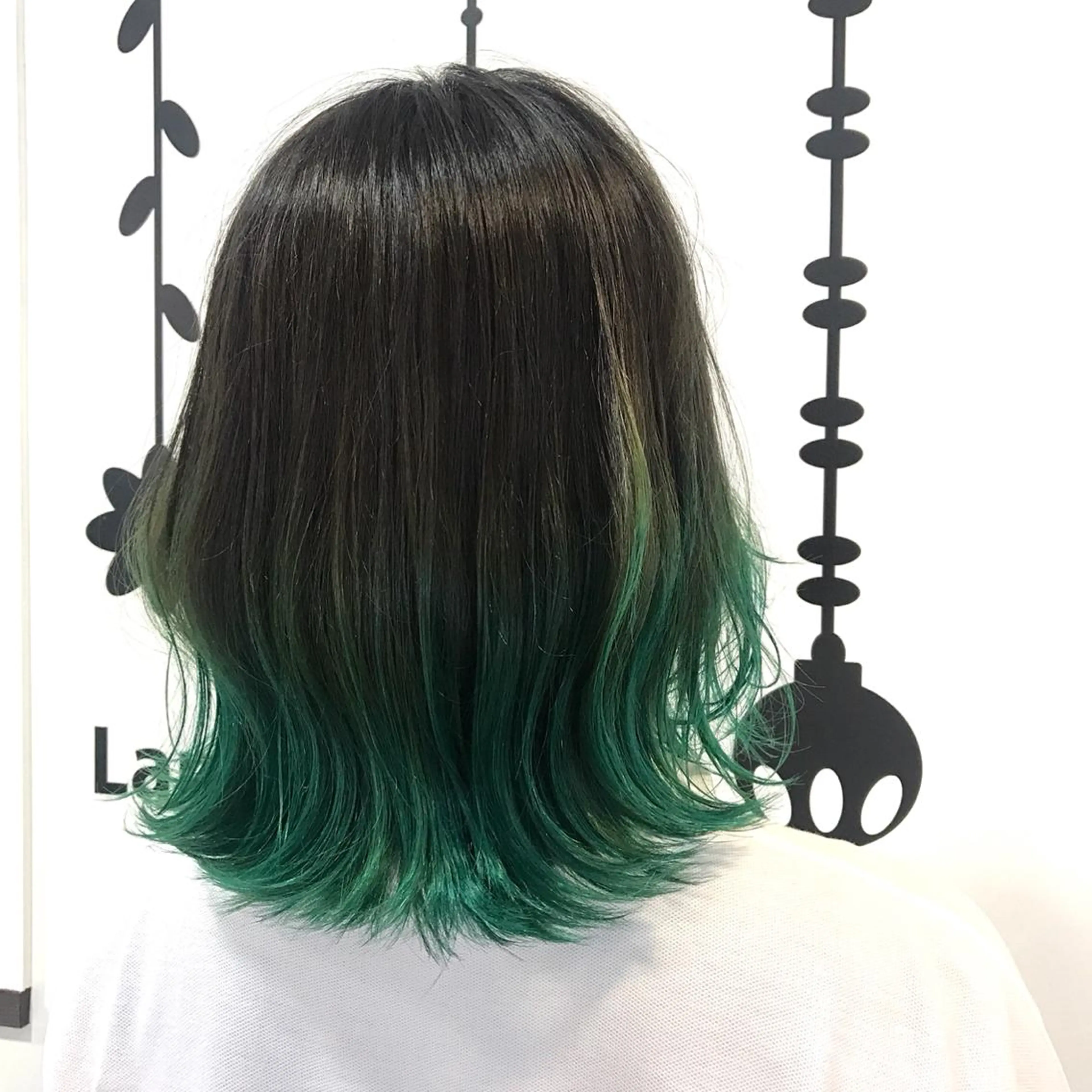 ミディアム カラー ブリーチ ケアブリーチ グラデーションカラー 青木 香怜のマツエク・マツパデザイン