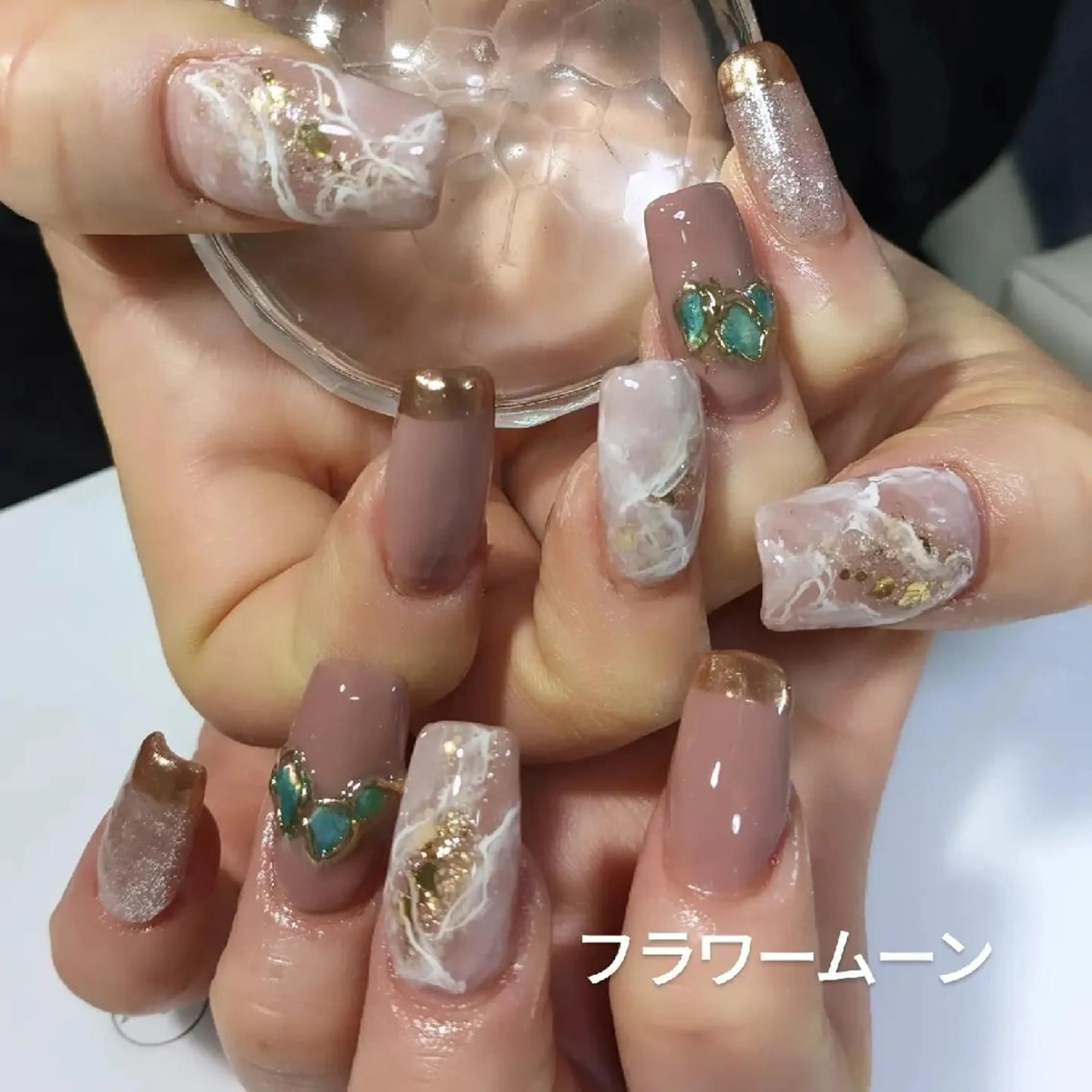 ネイル ハンドネイル ハンドケア フラワー ムーンのネイルデザイン