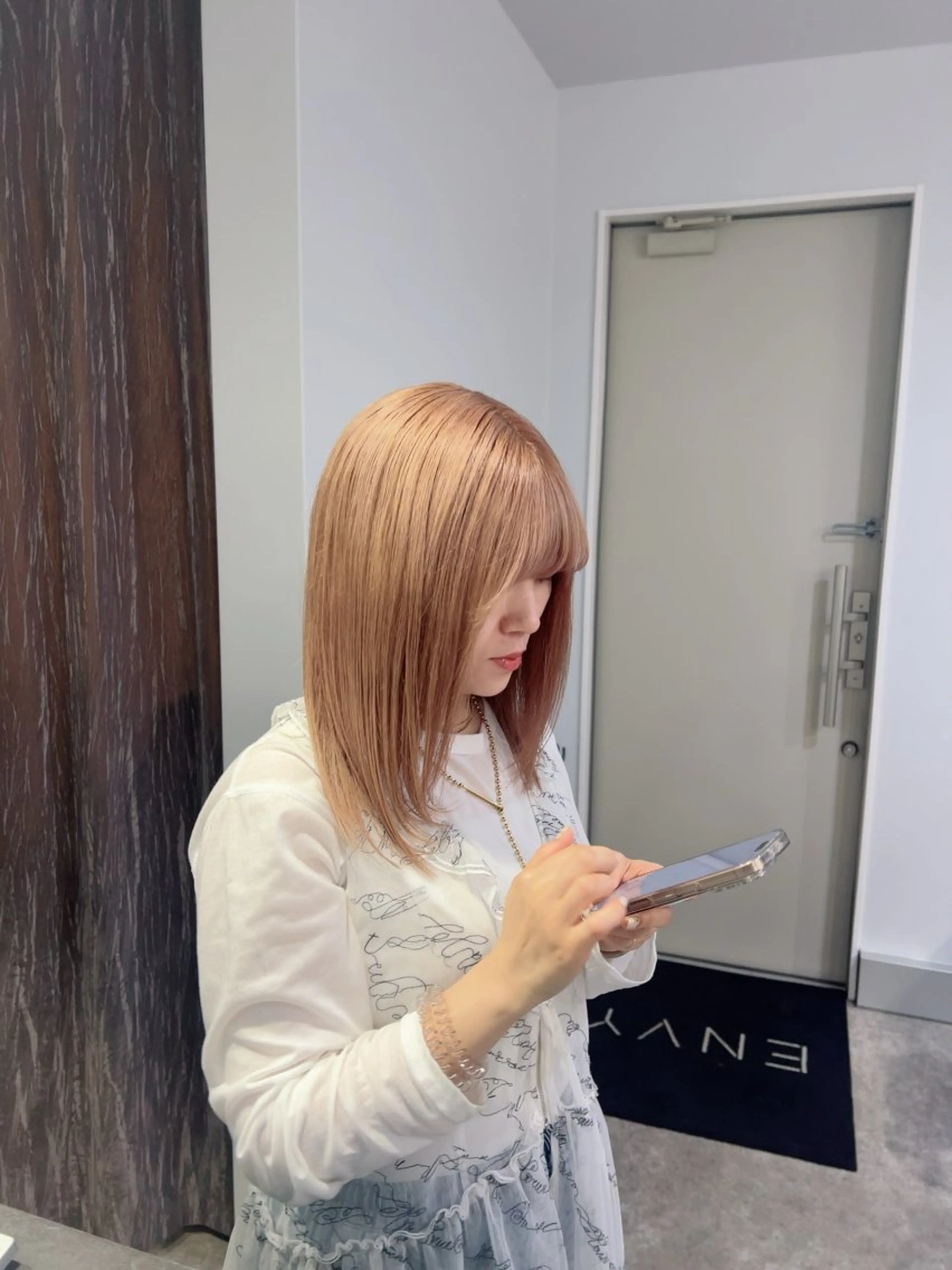 ミディアム 小番 茜海のヘアスタイル