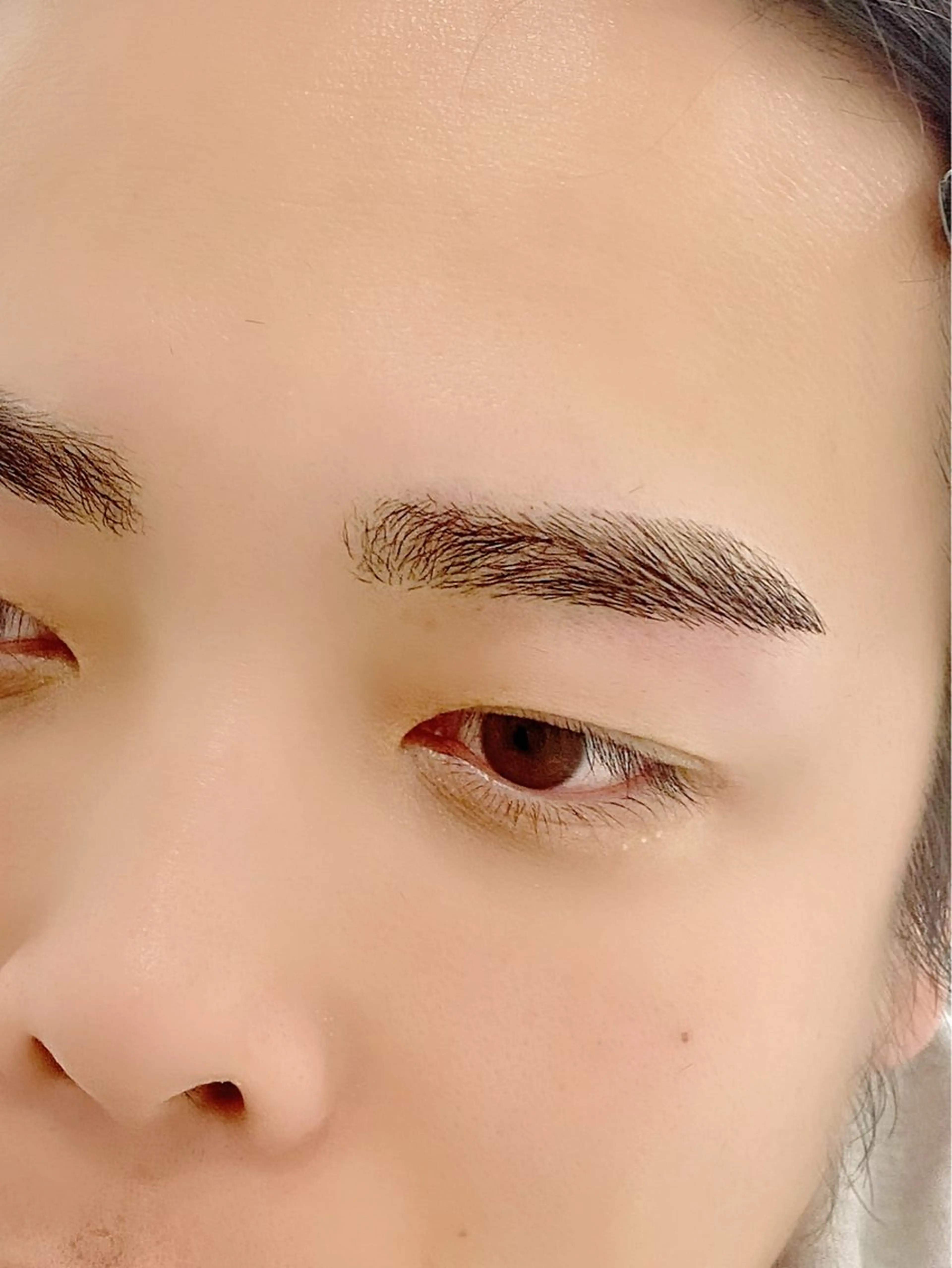 メンズ アイブロウ ワックス脱毛 眉カット ROCHIE 上本町 Hioriのマツエク・マツパデザイン