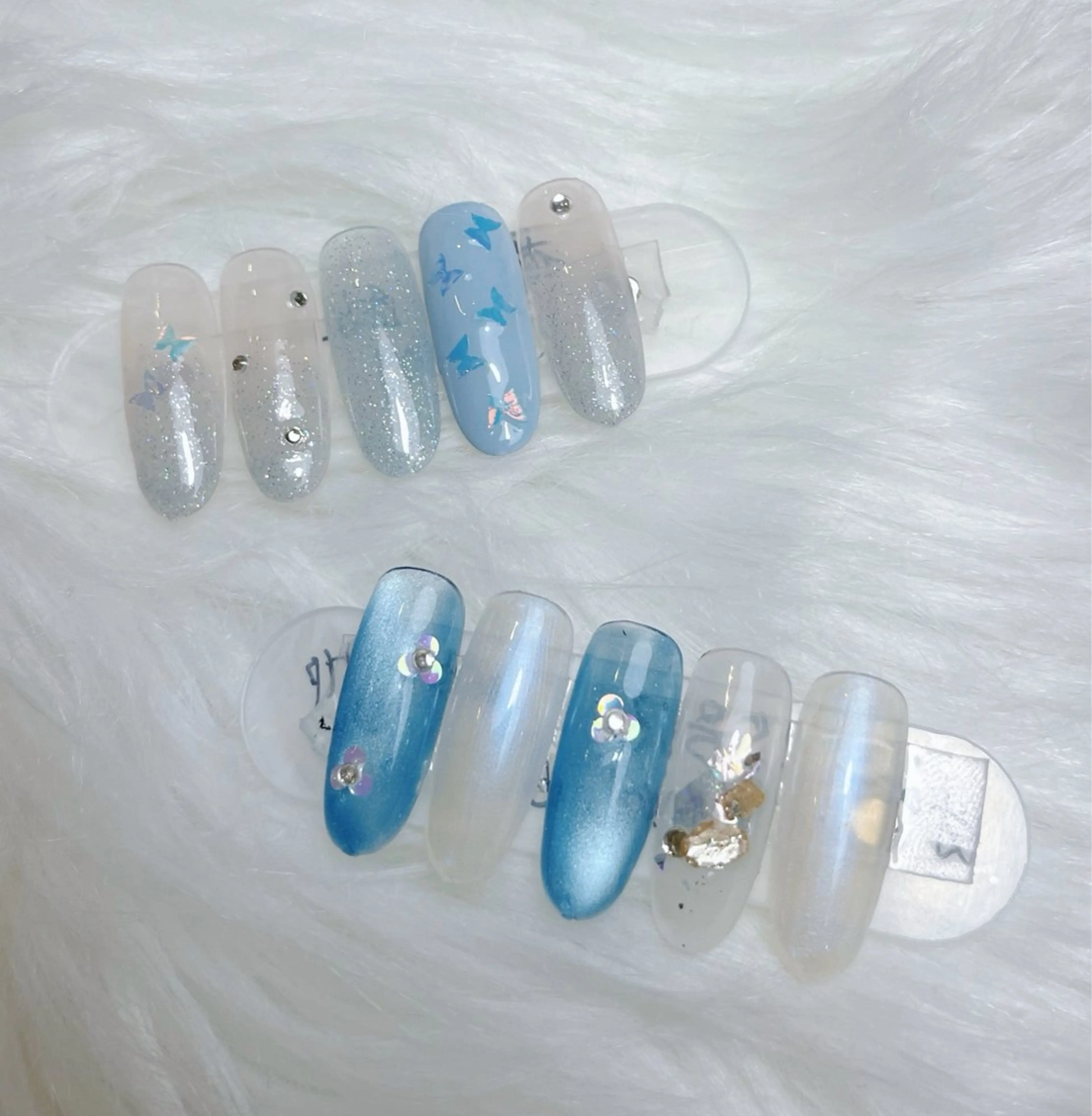 ネイル チークネイル フラッシュネイル キラキラネイル 韓国ネイル ネイビー ハンドネイル Floria ユイのネイルデザイン