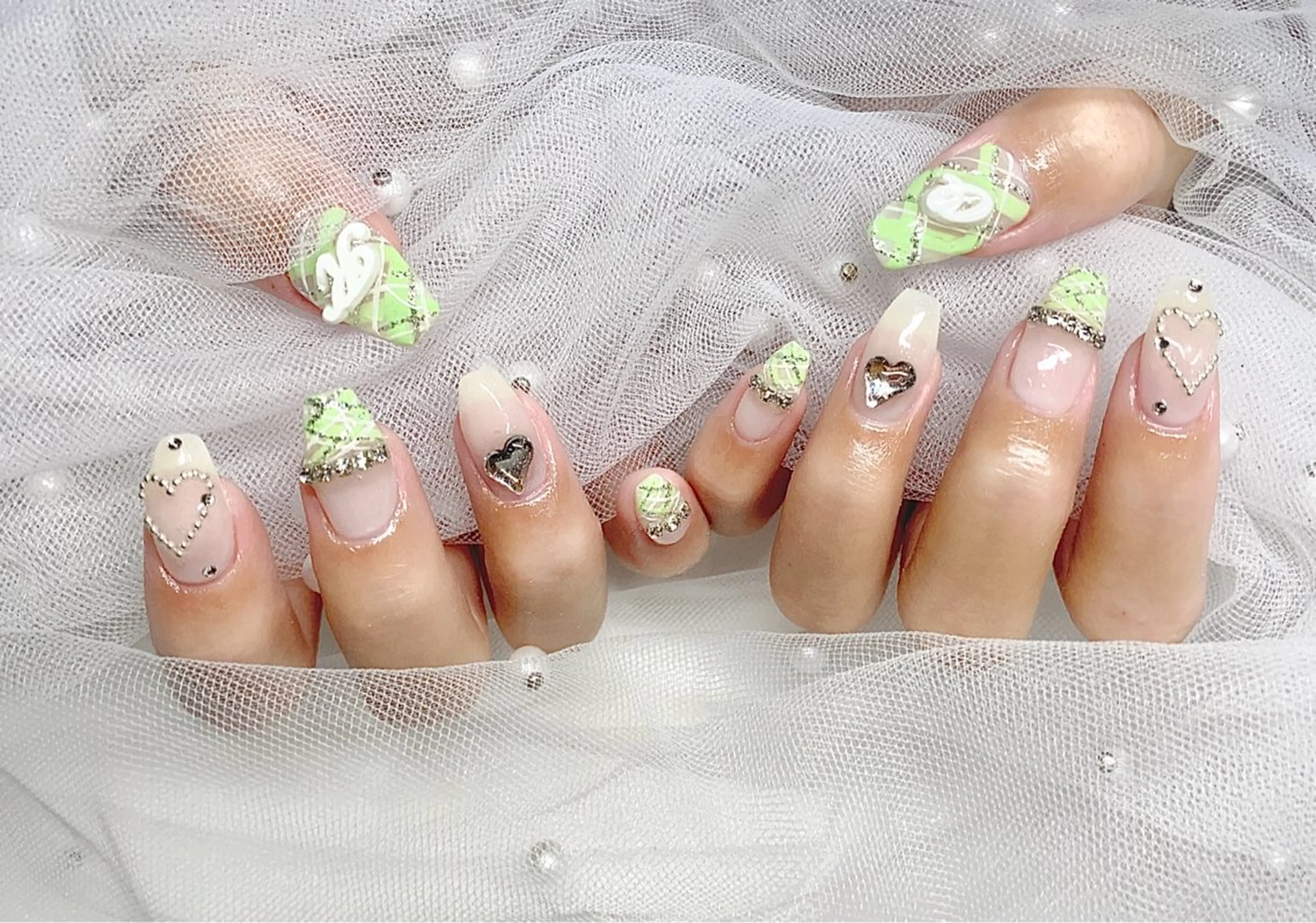 ネイル I-nailロング /ワンホン/キラキラのネイルデザイン