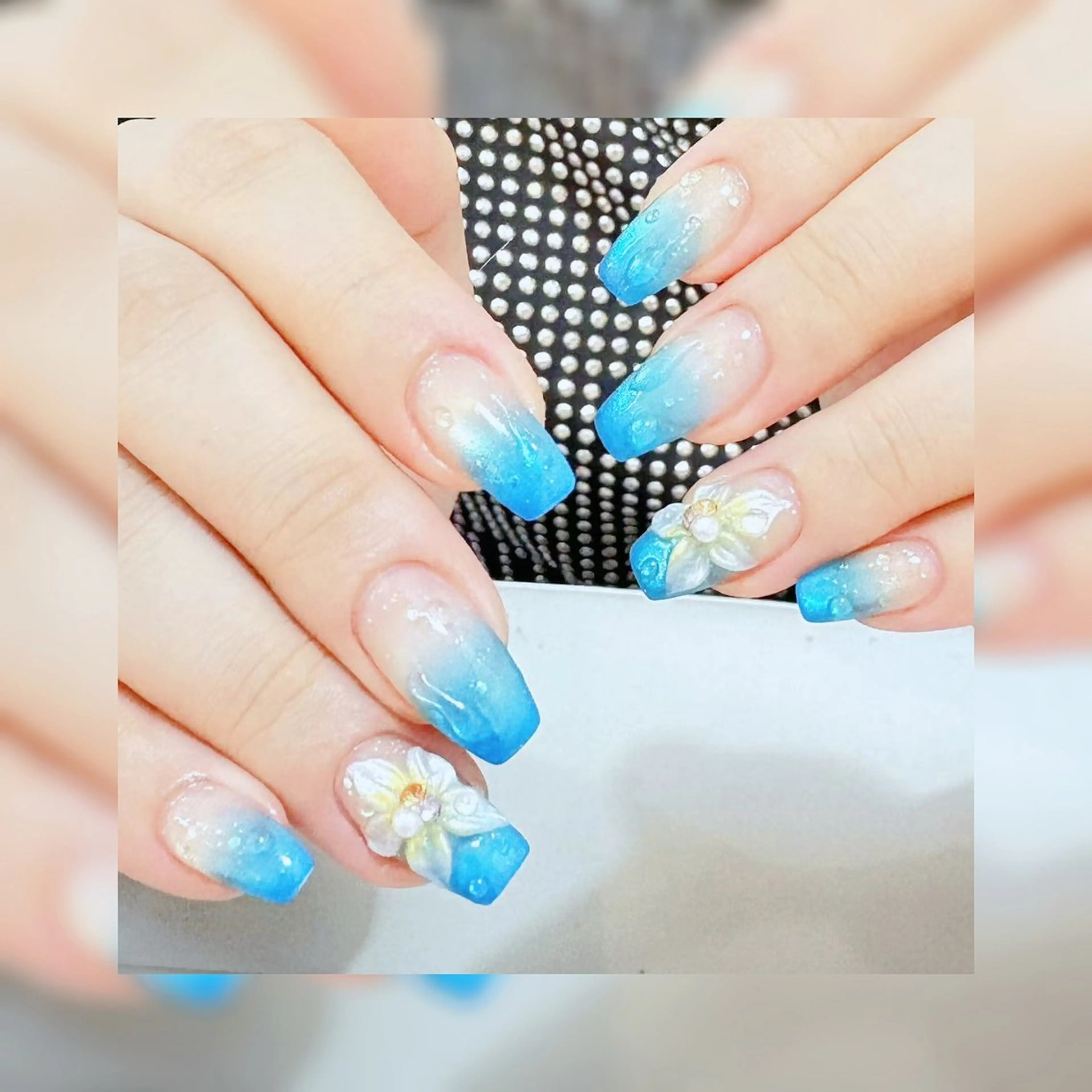 ネイル ハンドネイル AngelChris ビューティーサロンのネイルデザイン