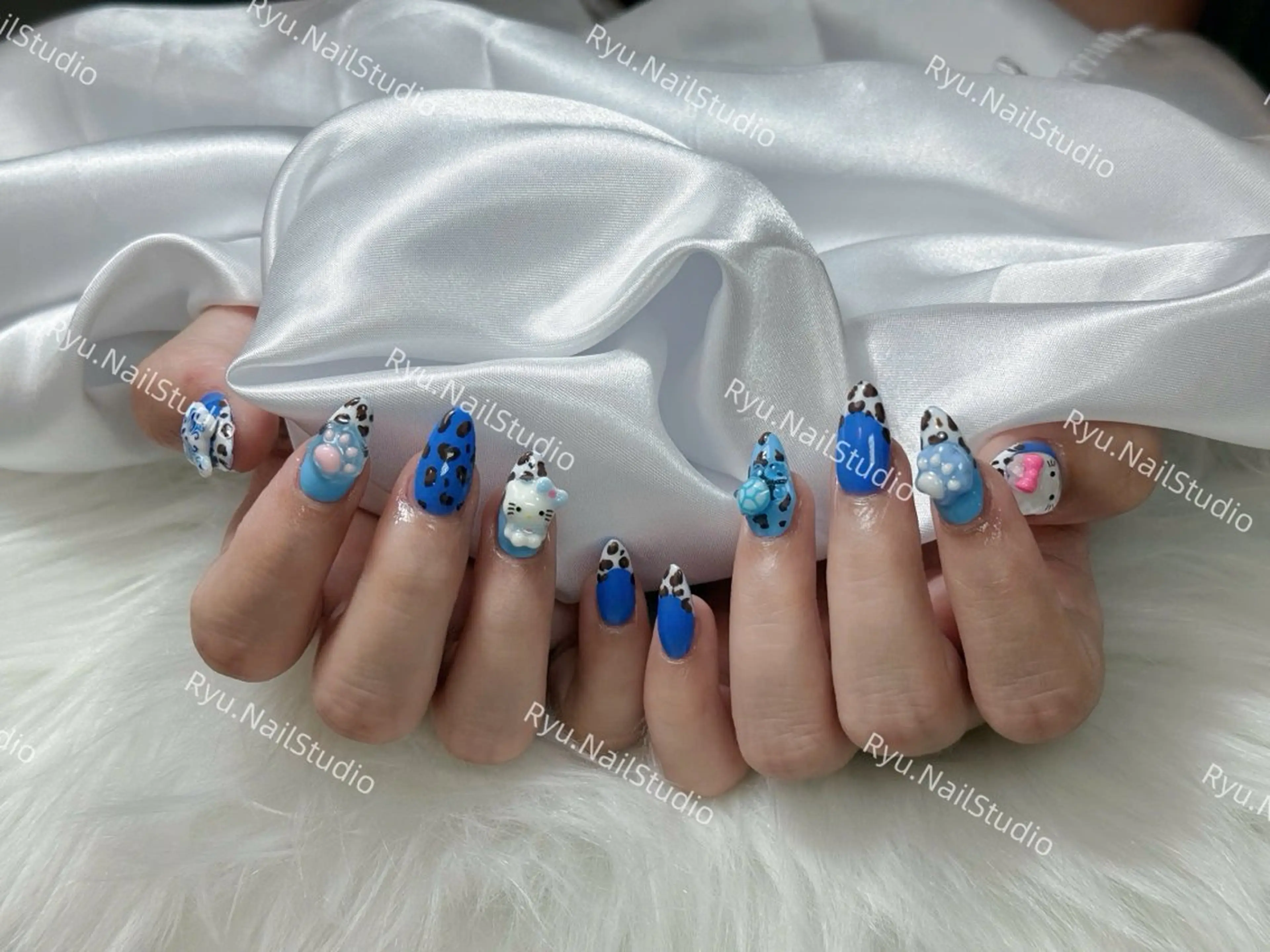 ネイル アートネイル フラワーネイル フレンチネイル ジェルネイル グラデーション ハンドネイル Ryu Nail NekoChanのネイルデザイン
