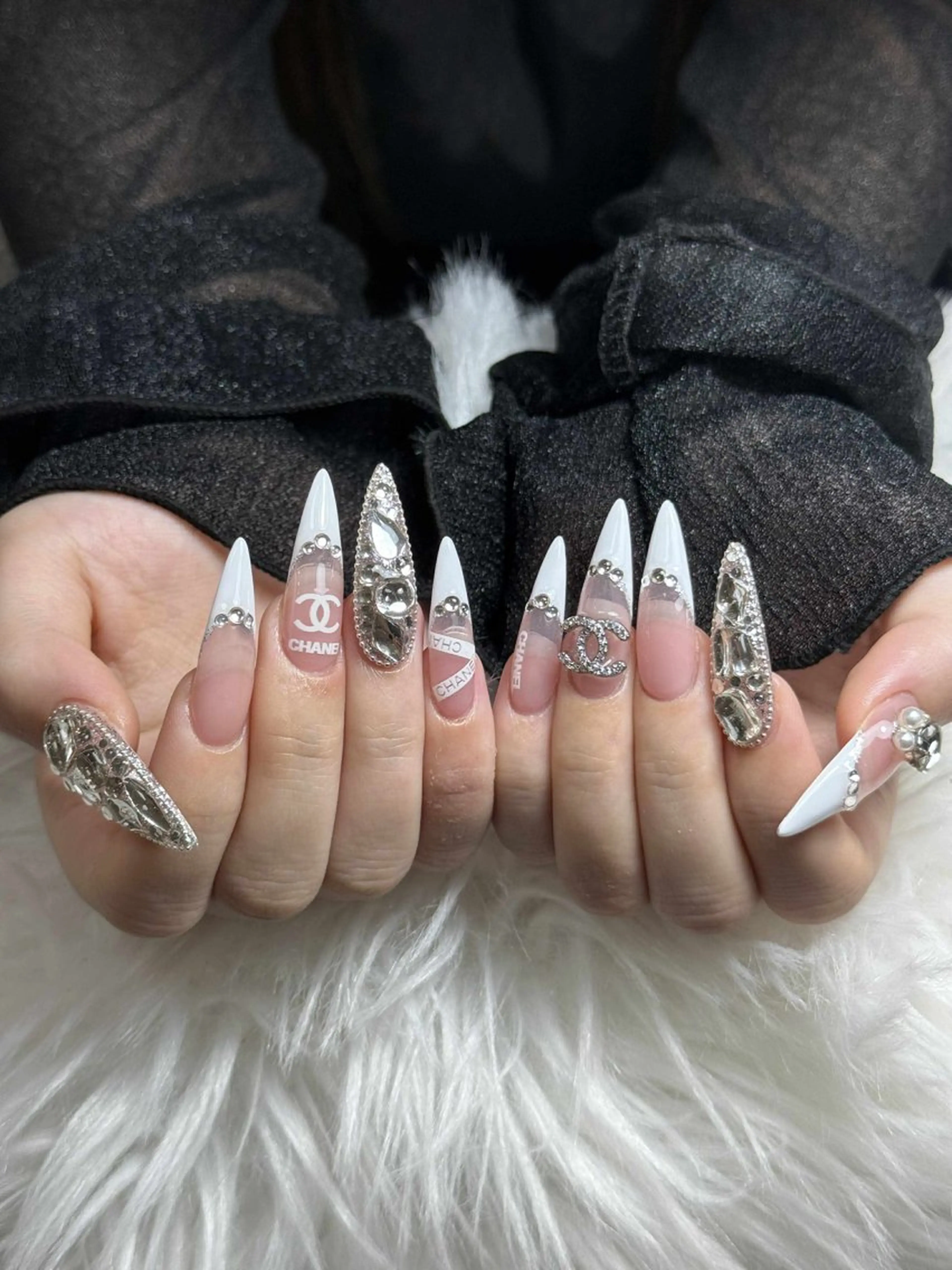 ネイル ボルドー ブラウン チークネイル ドット フットネイル Julli NailStudioのネイルデザイン