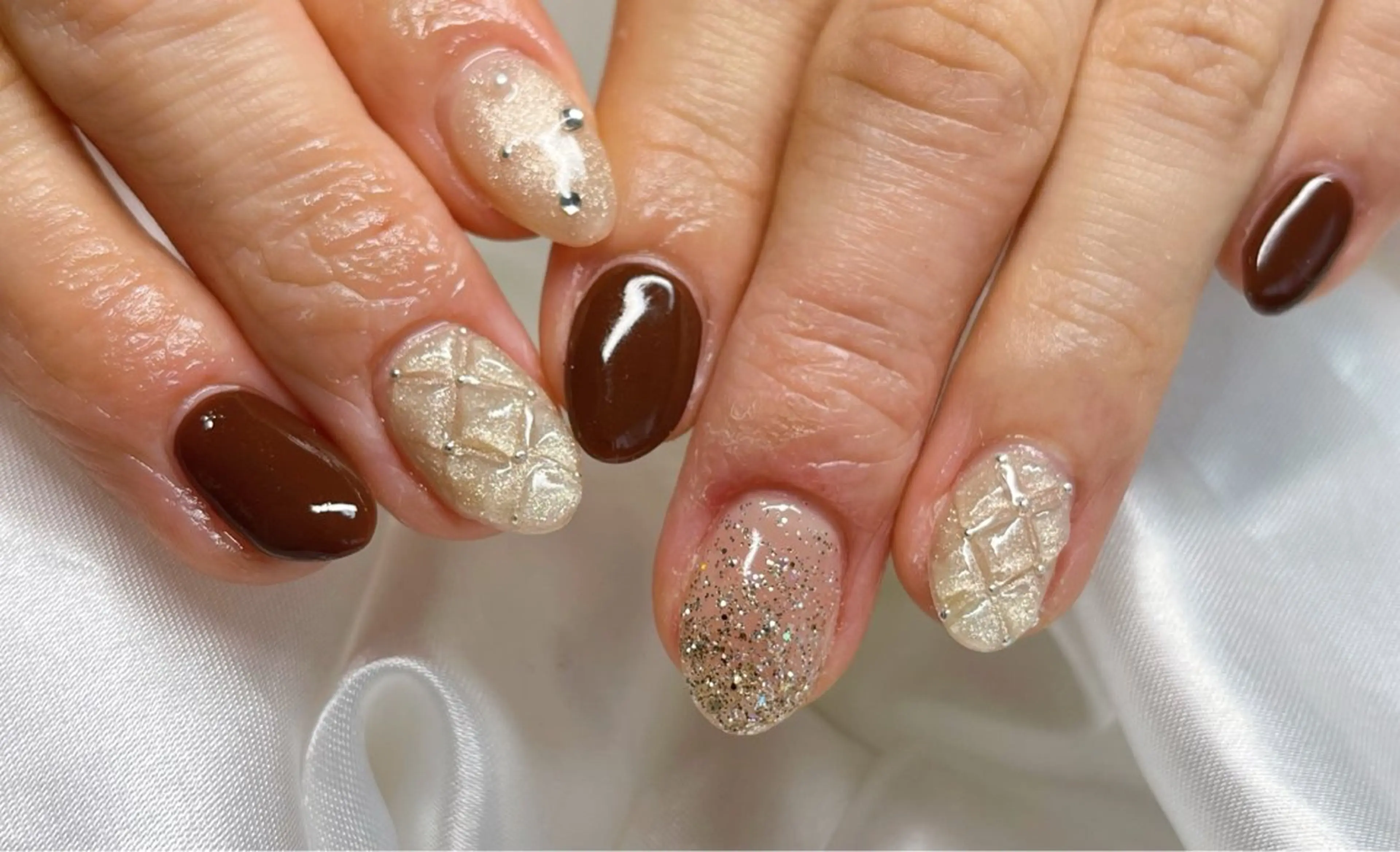 ネイル キラキラネイル 韓国ネイル ワンホンネイル ハンドネイル 松田 由真のネイルデザイン