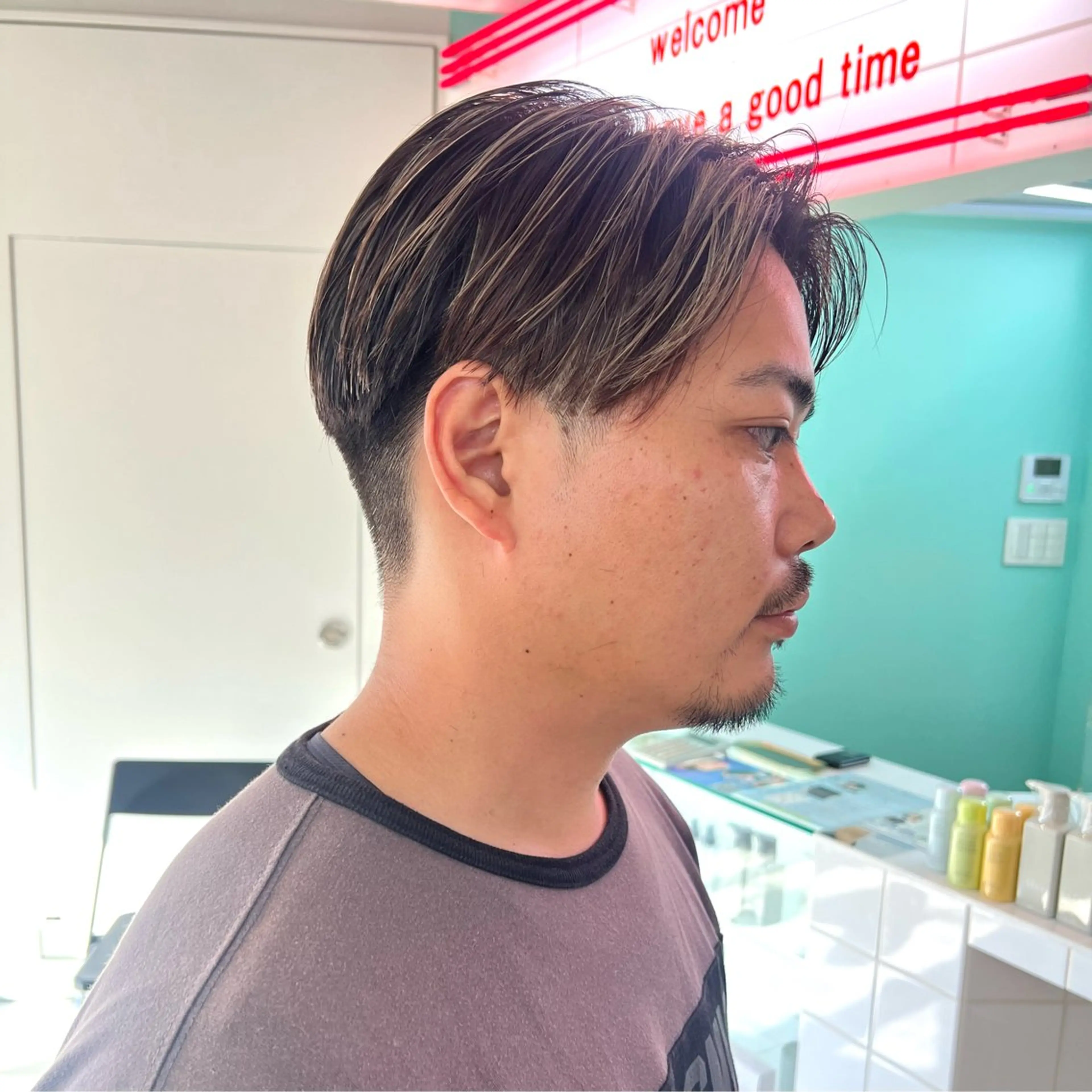 ショート カラー パーマ ヘアアレンジ メンズ カット ヘアカラー 🧨ブリーチー×ボブ レイヤー💎じゅえるのヘアスタイル