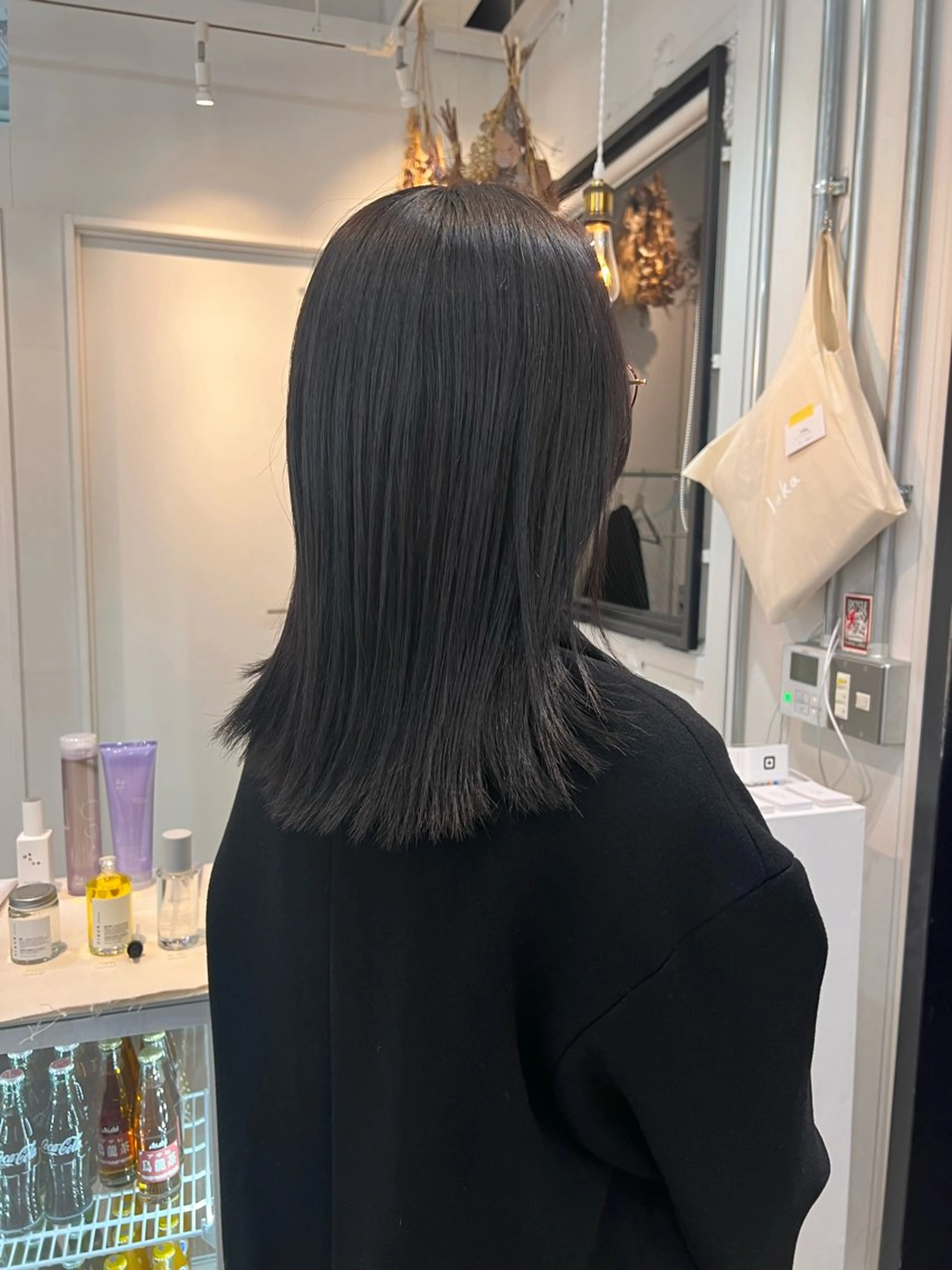 ミディアム カラー 松坂 真衣のヘアスタイル