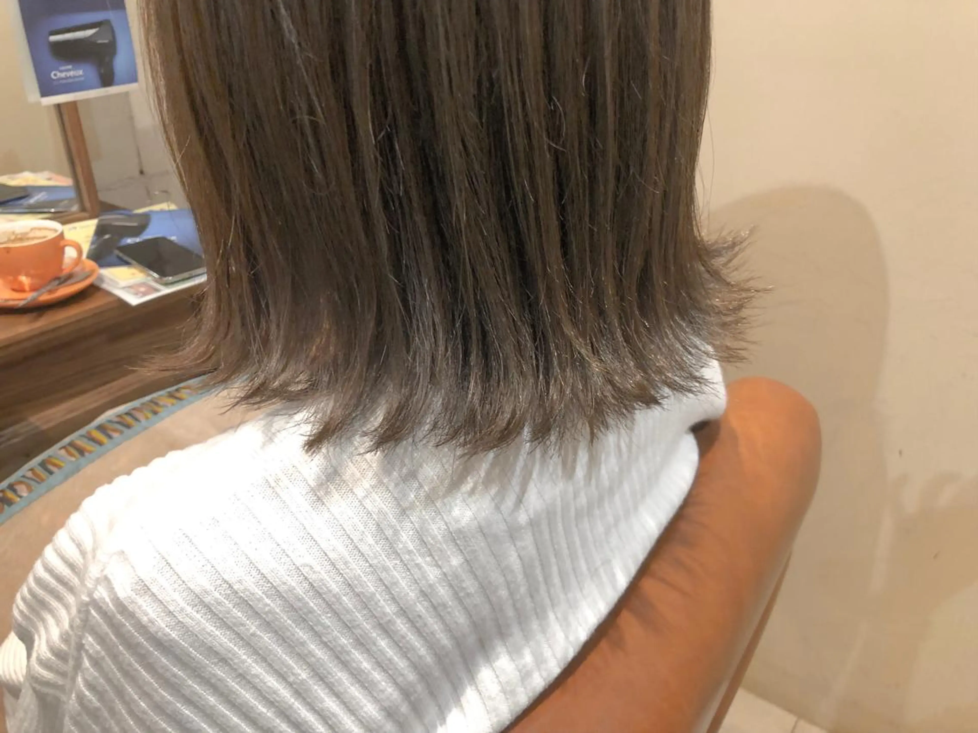 ミディアム カラー アッシュ ベージュカラー ひろせ かなのヘアスタイル