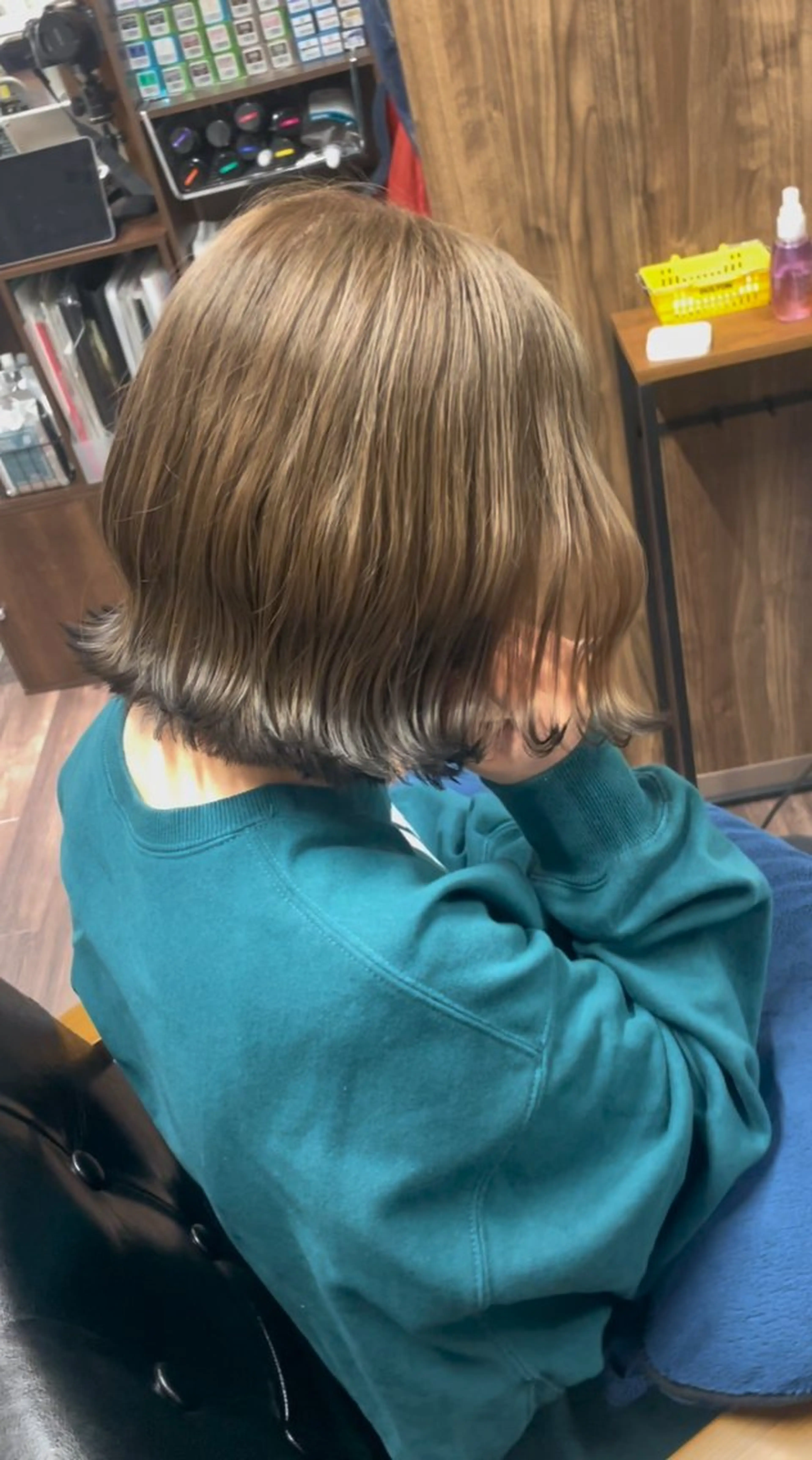 ミディアム カラー 黒髪 ボブ ヘアカラー トリートメント Lull1人美容室 バレイヤージュのヘアスタイル