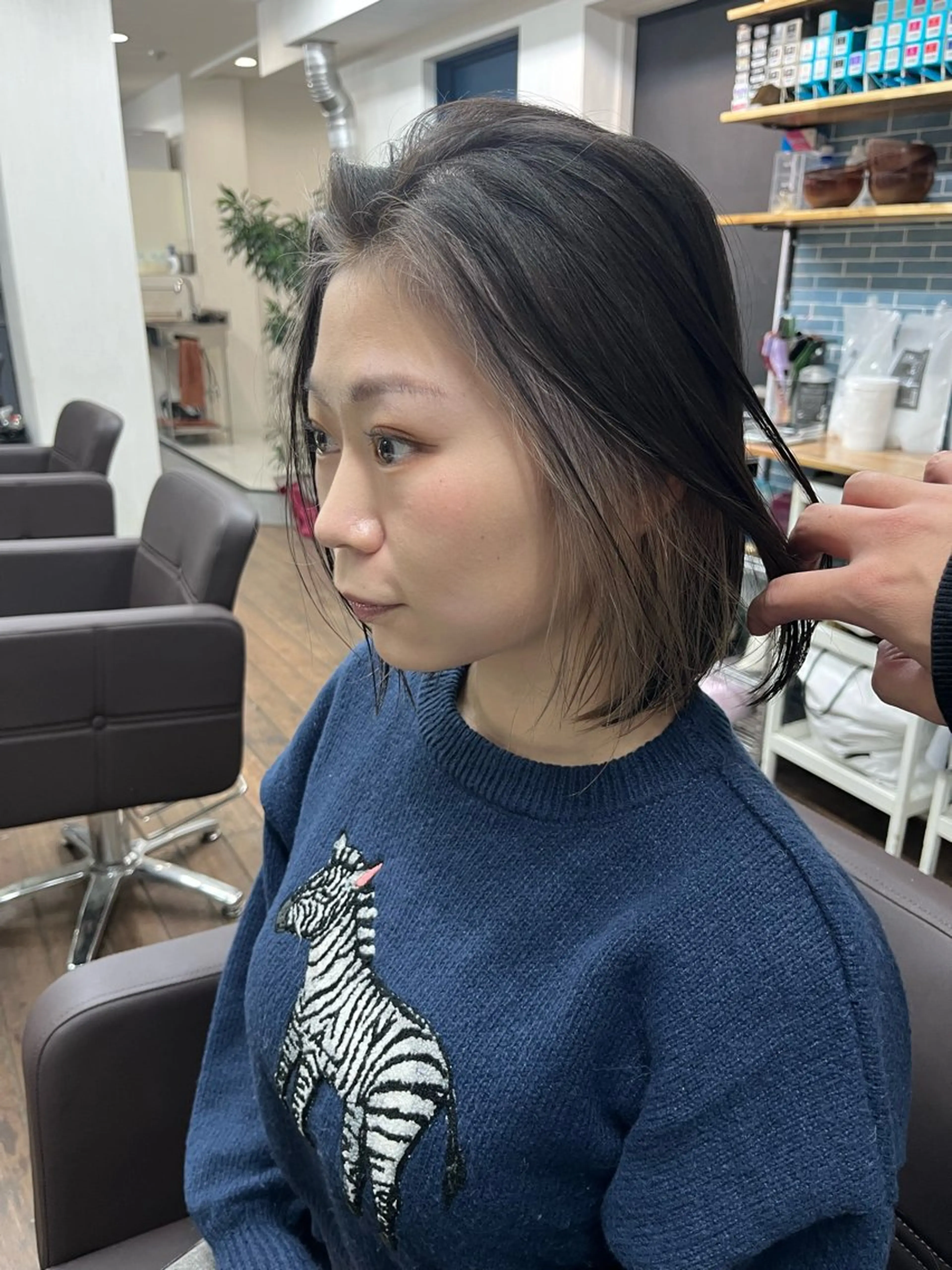 ショート カラー ベージュカラー インナーカラー ホワイトベージュ 韓国レイヤー/艶髪 WATSUKIのヘアスタイル