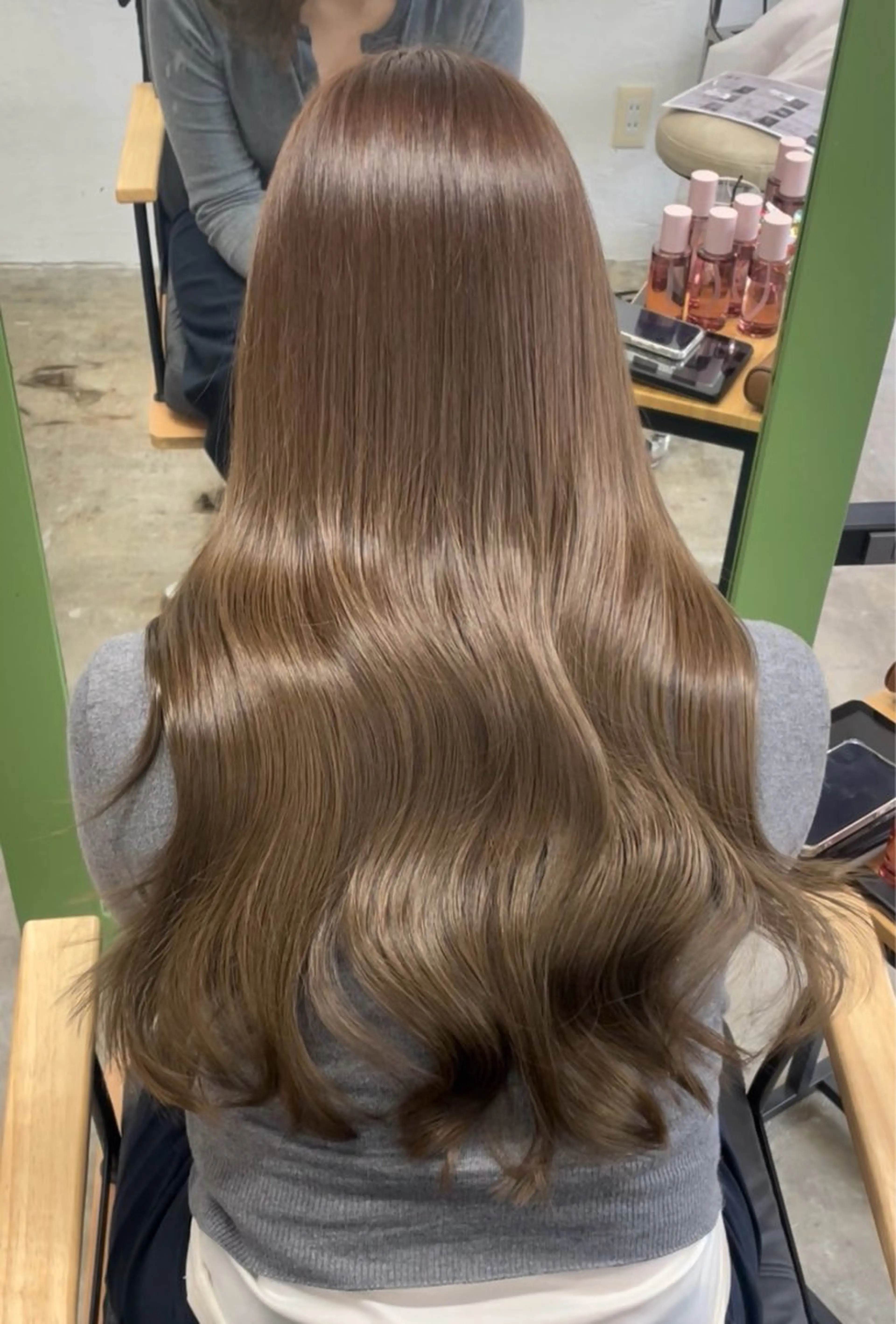 ロング ヘアカラー トリートメント miloc himekaのヘアスタイル