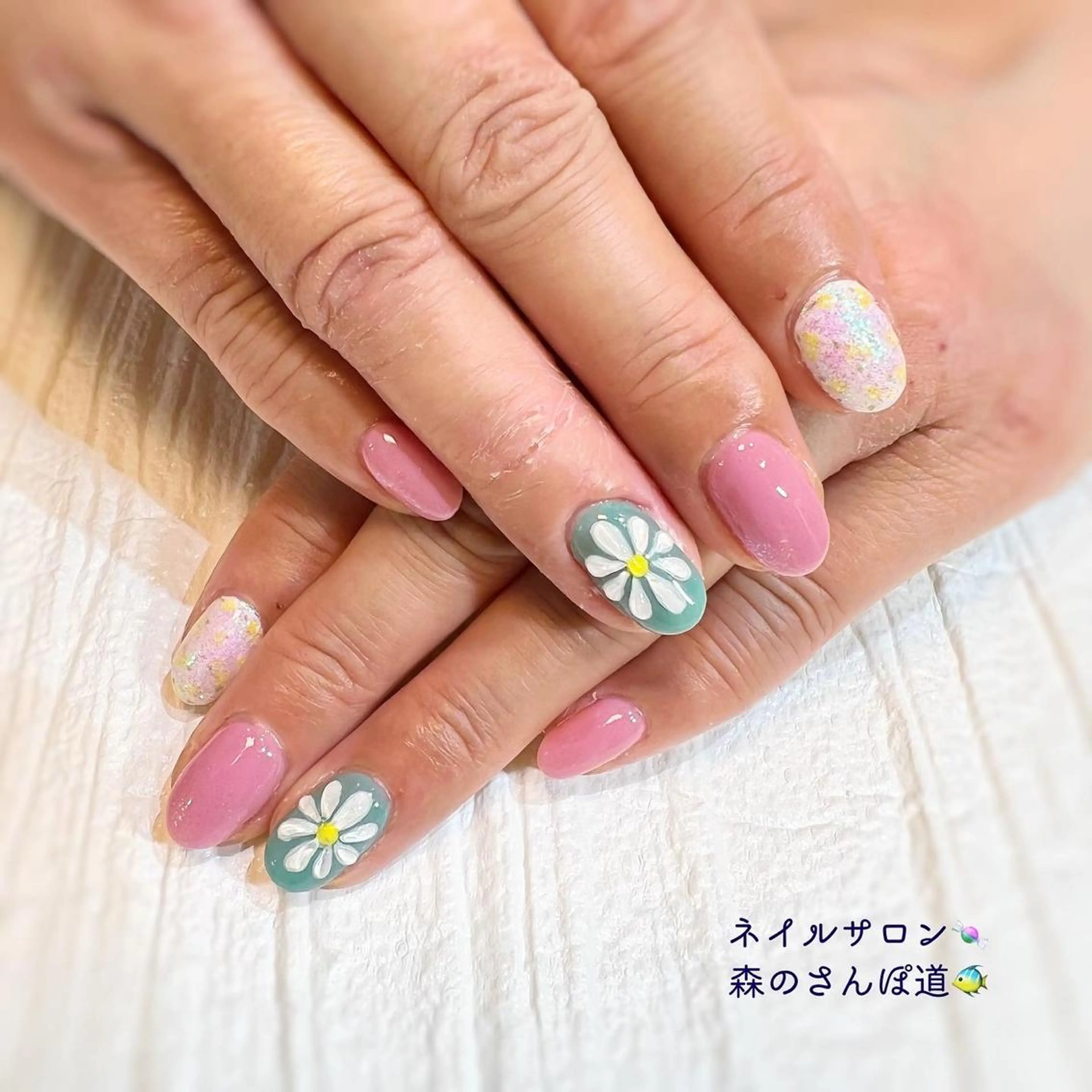 ネイル ハンドネイル ショートネイル 森のさんぽ道のネイルデザイン