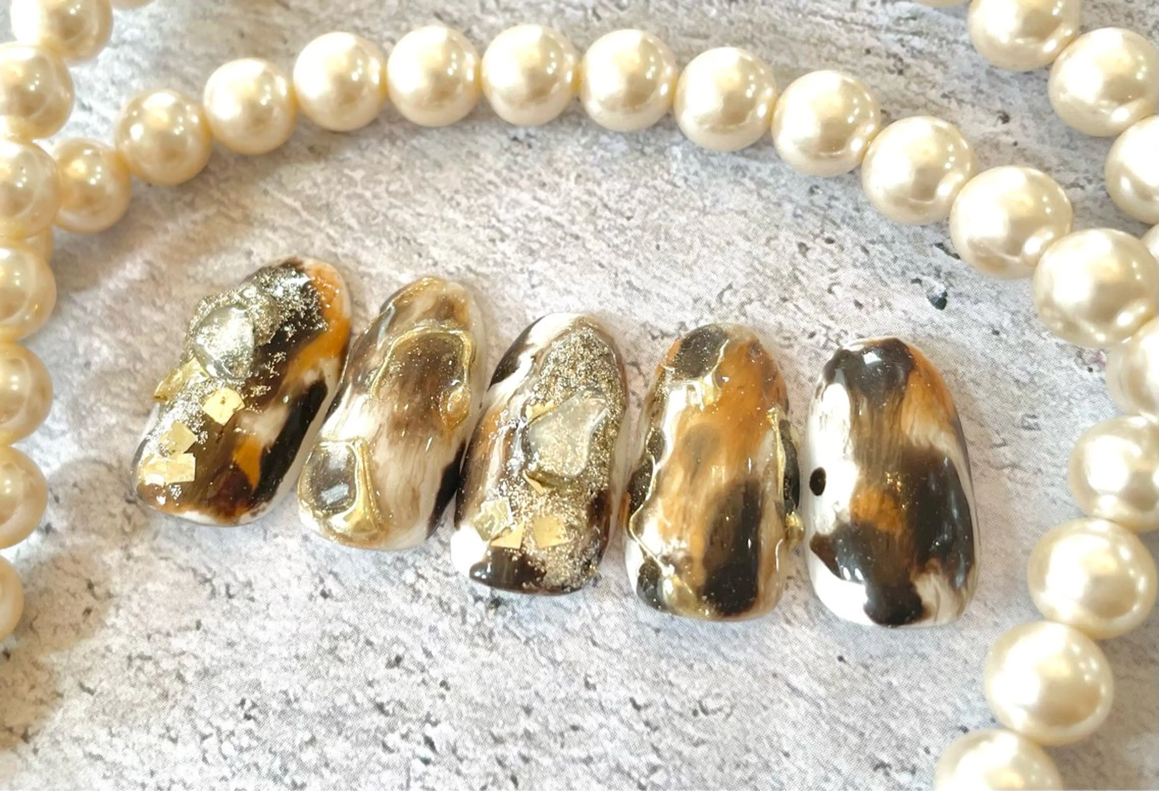 ミディアム BURGUNDY 🌹eriのネイルデザイン