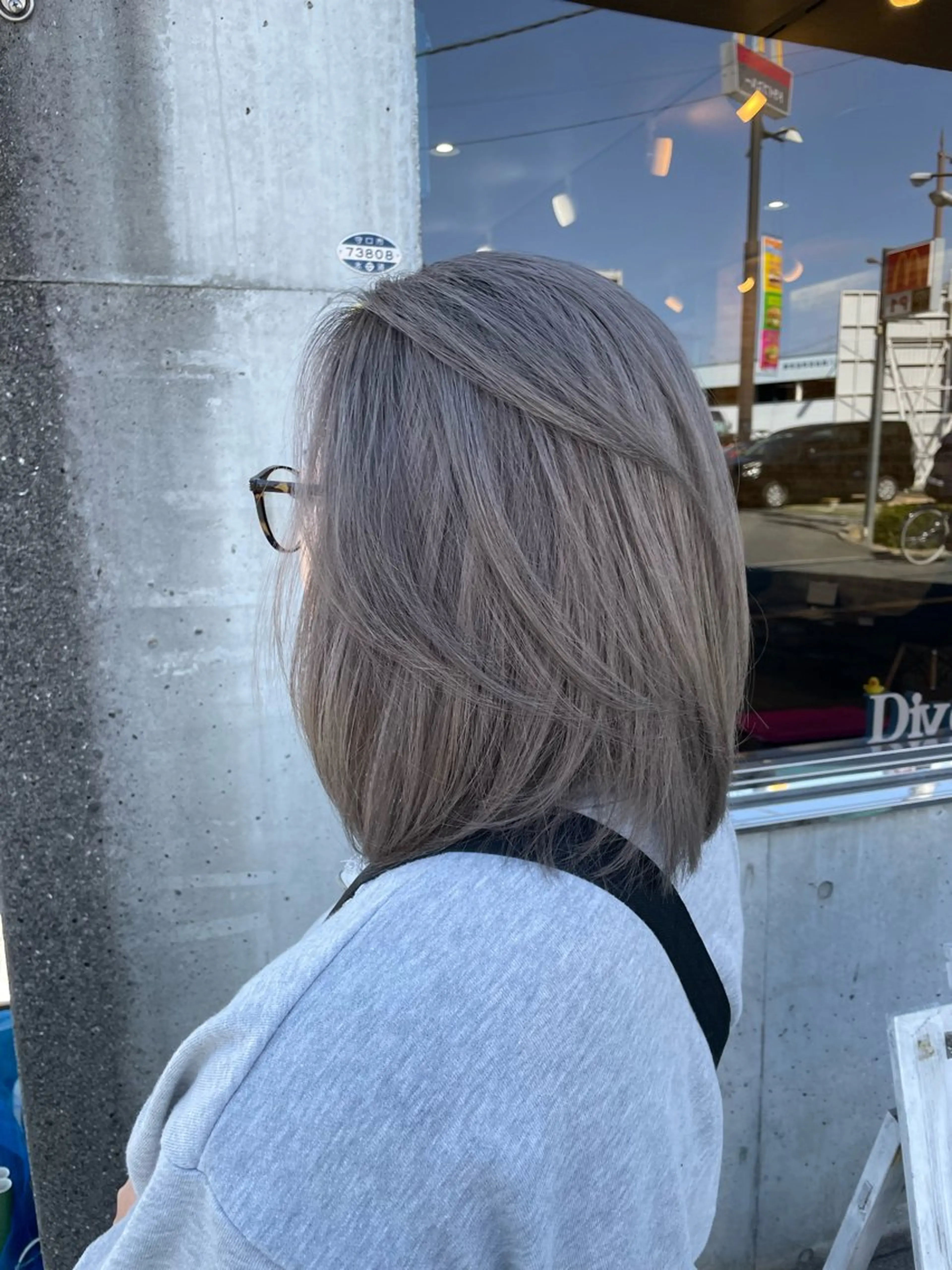 ミディアム カラー ヘアカラー シモダ クルミのヘアスタイル