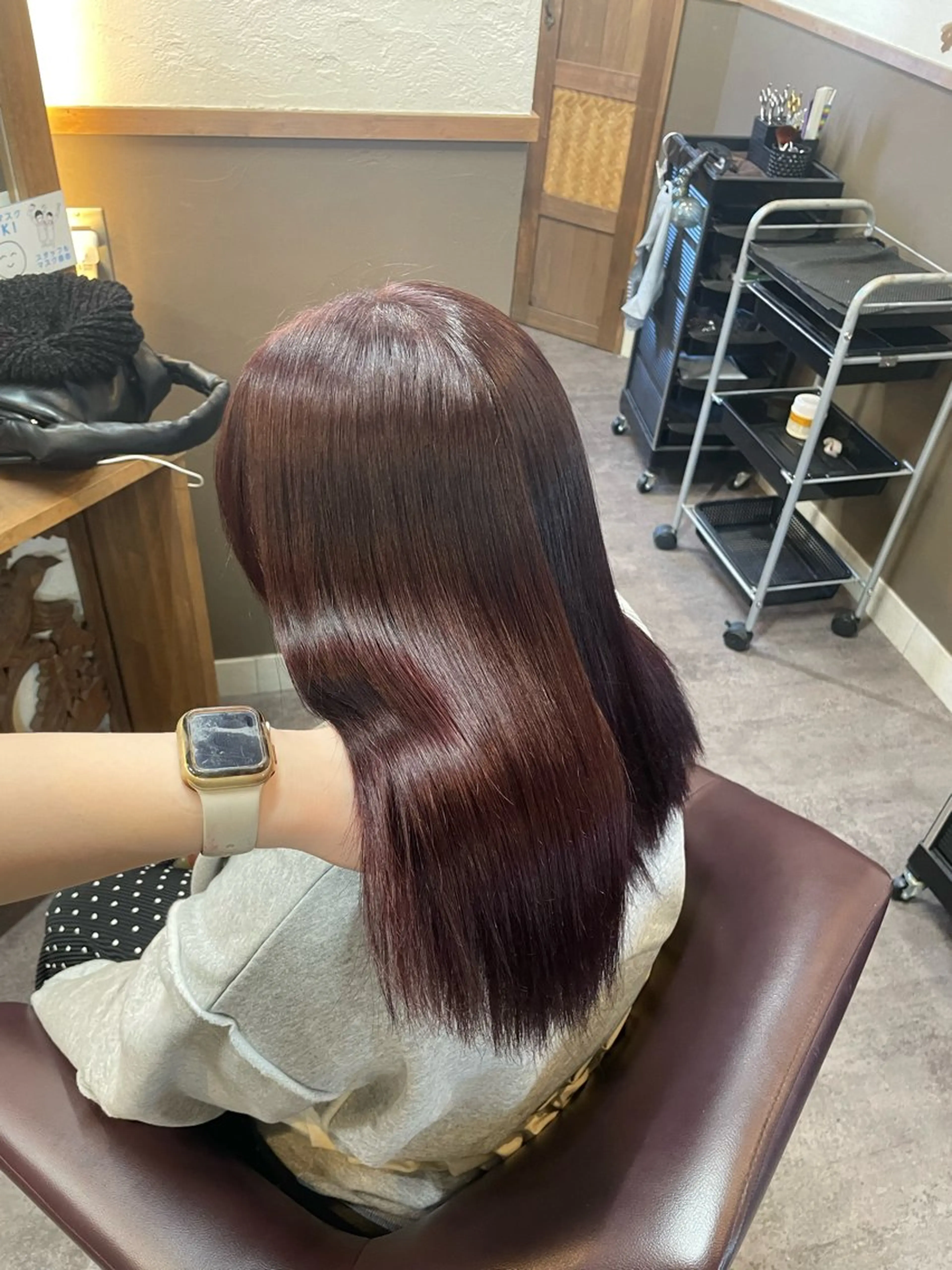 ミディアム カラー ボルドーカラー ルビー トリートメント moe🥣ﾚｲﾔｰ ｶｯﾄ/透明感ｶﾗｰのヘアスタイル