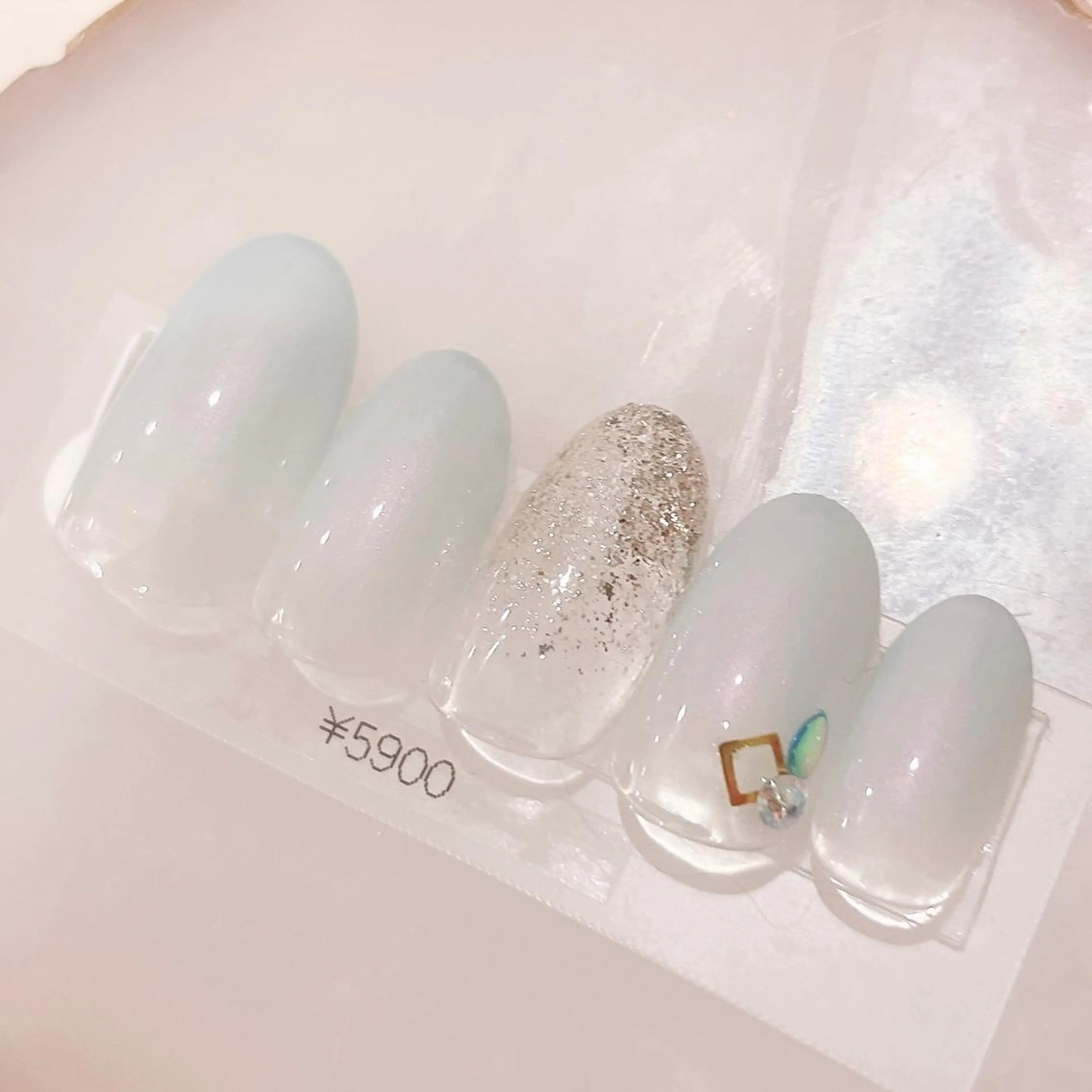 ネイル ブルー グラデーション ラメ(グリッター) シンプルネイル CHIARA nailsのネイルデザイン