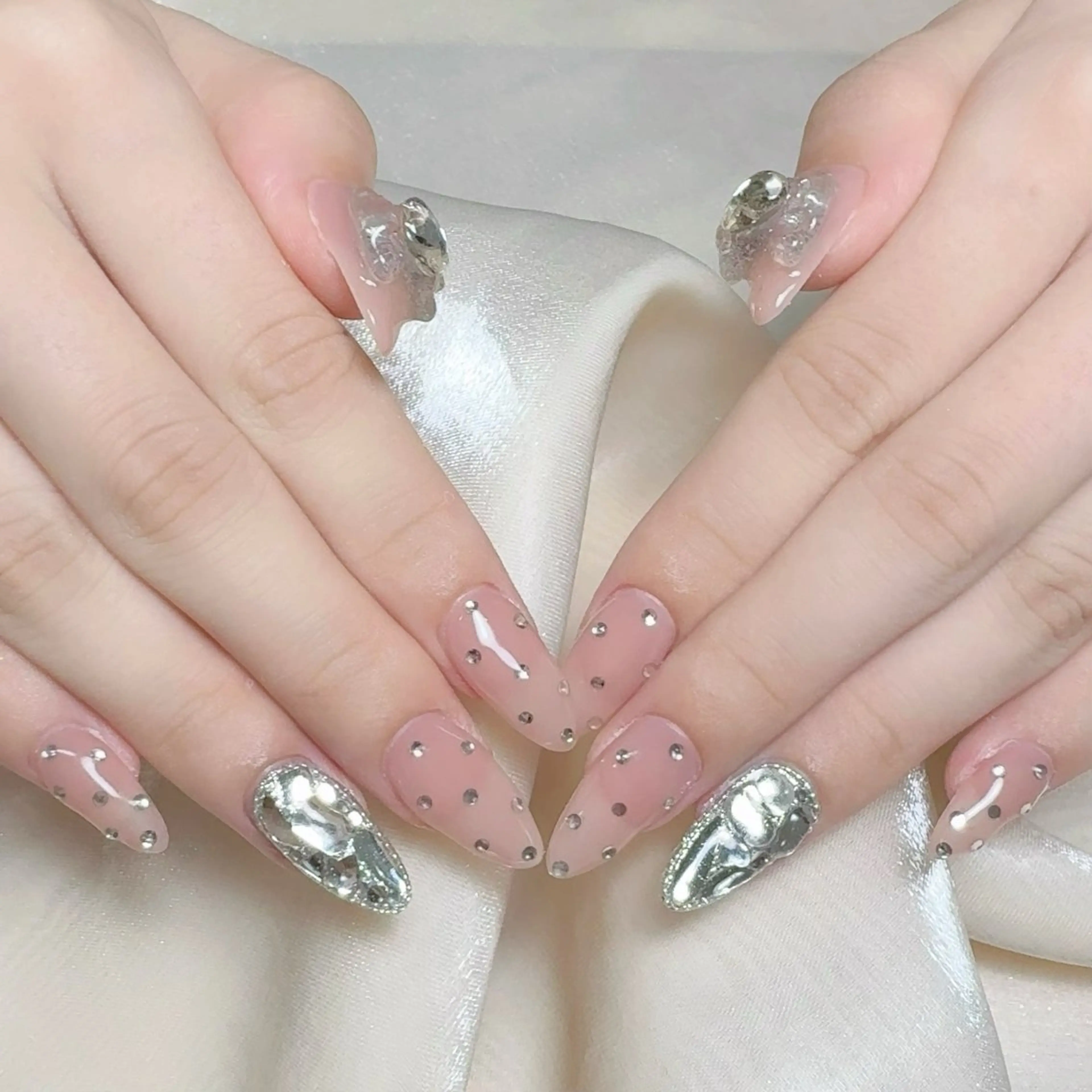 メンズ ネイル メンズ韓国風 アートネイル オーロラネイル ガーリー キラキラネイル ハンドネイル Nail salon 木にいるのネイルデザイン