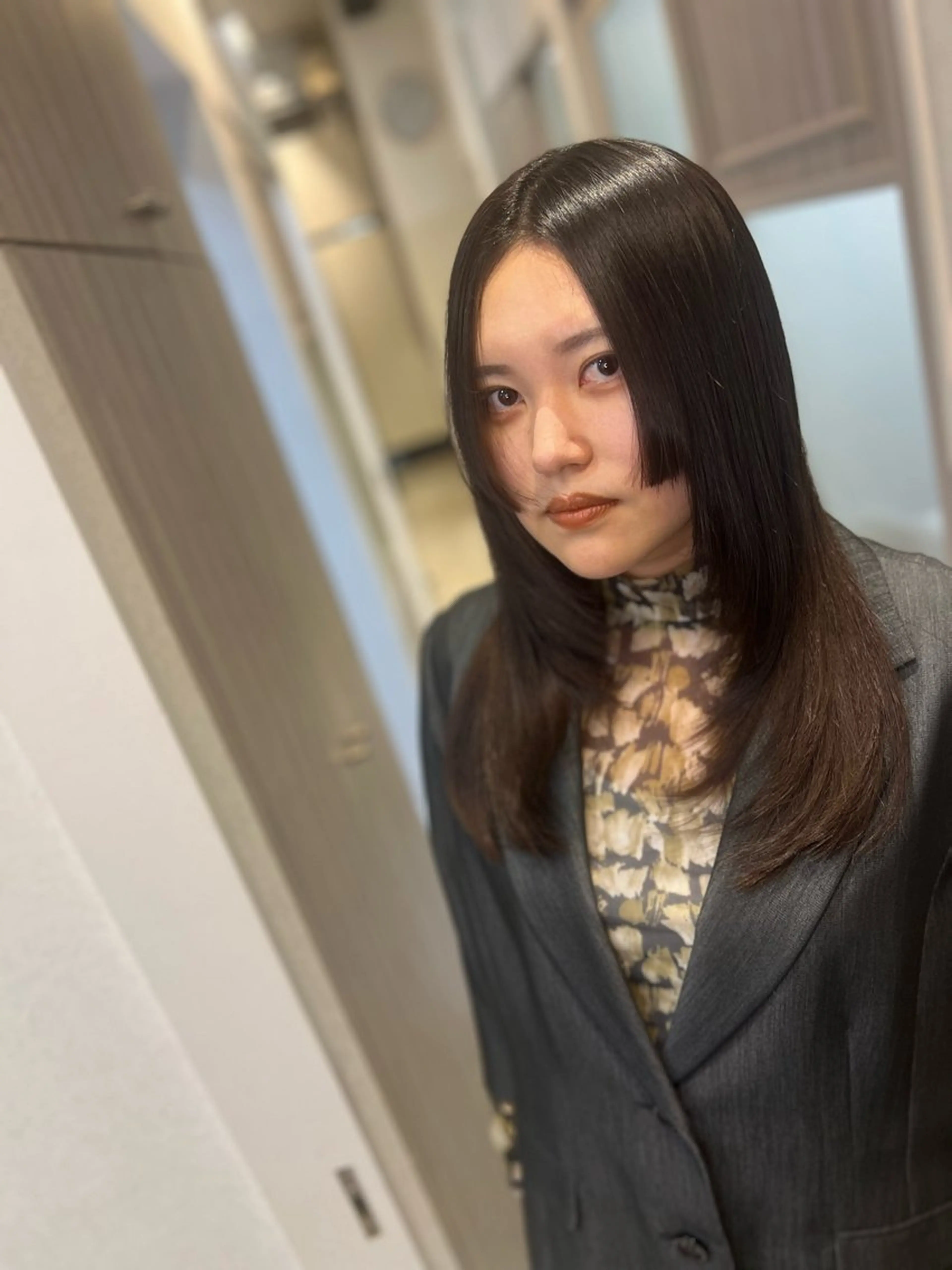 セミロング 大宮縮毛矯正の達人 髪質改善/レイヤーのヘアスタイル