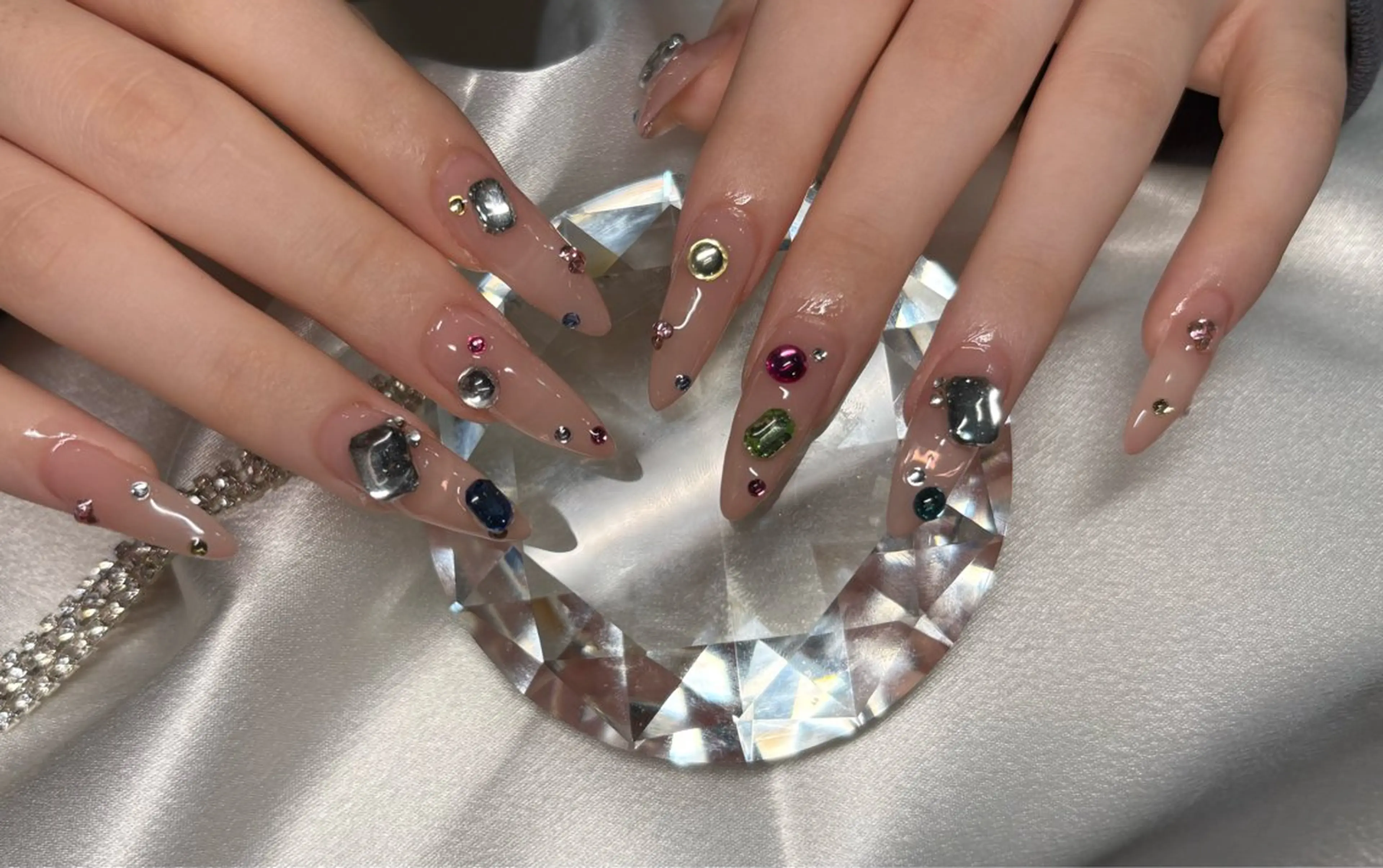 ネイル キラキラネイル ハンドネイル Hinata <lunon>のネイルデザイン