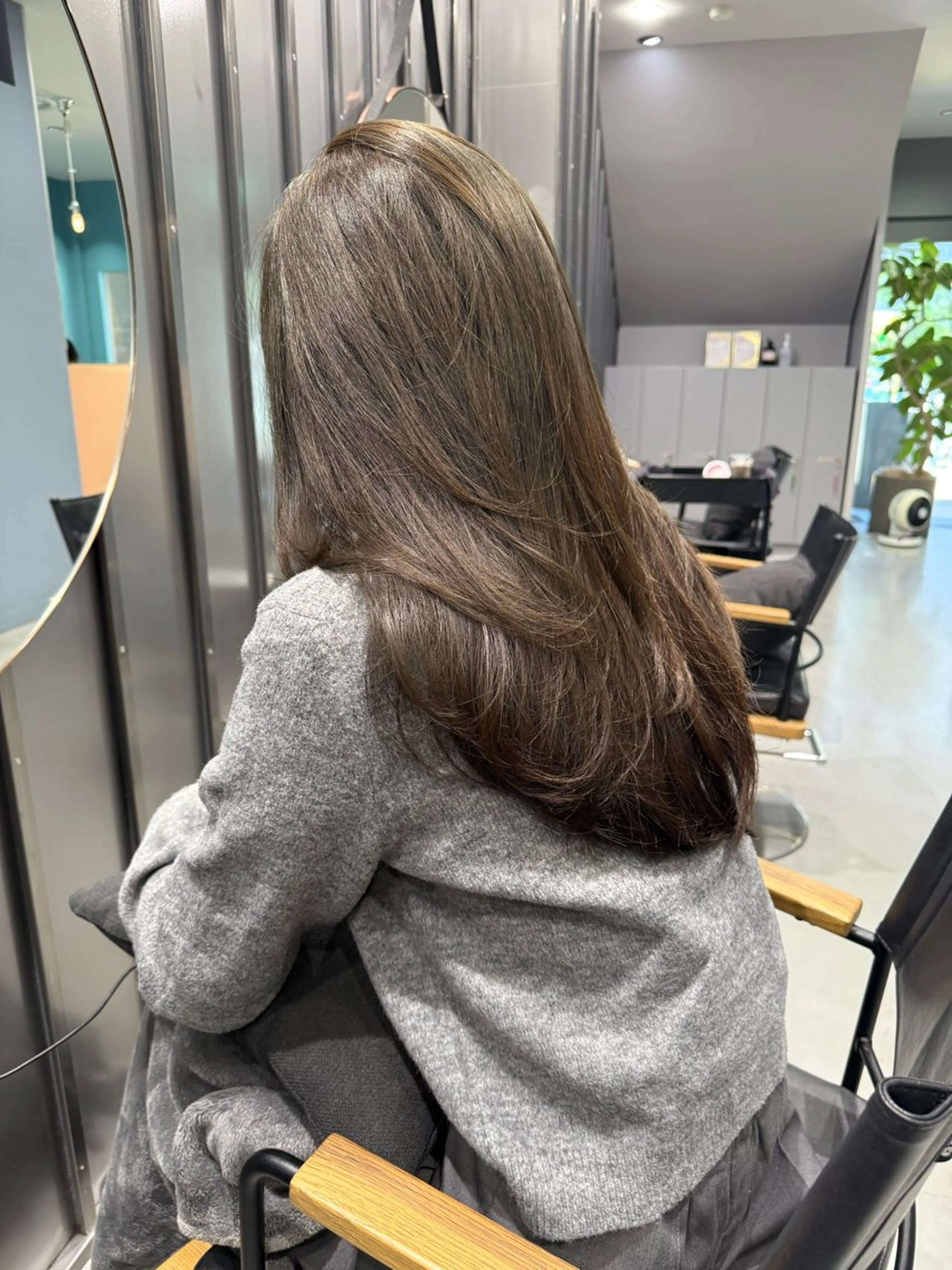 【minimo限定価格】ダブルカラー/艶髪/透明感カラー🩶カット+髪質改善カラー🩶の写真