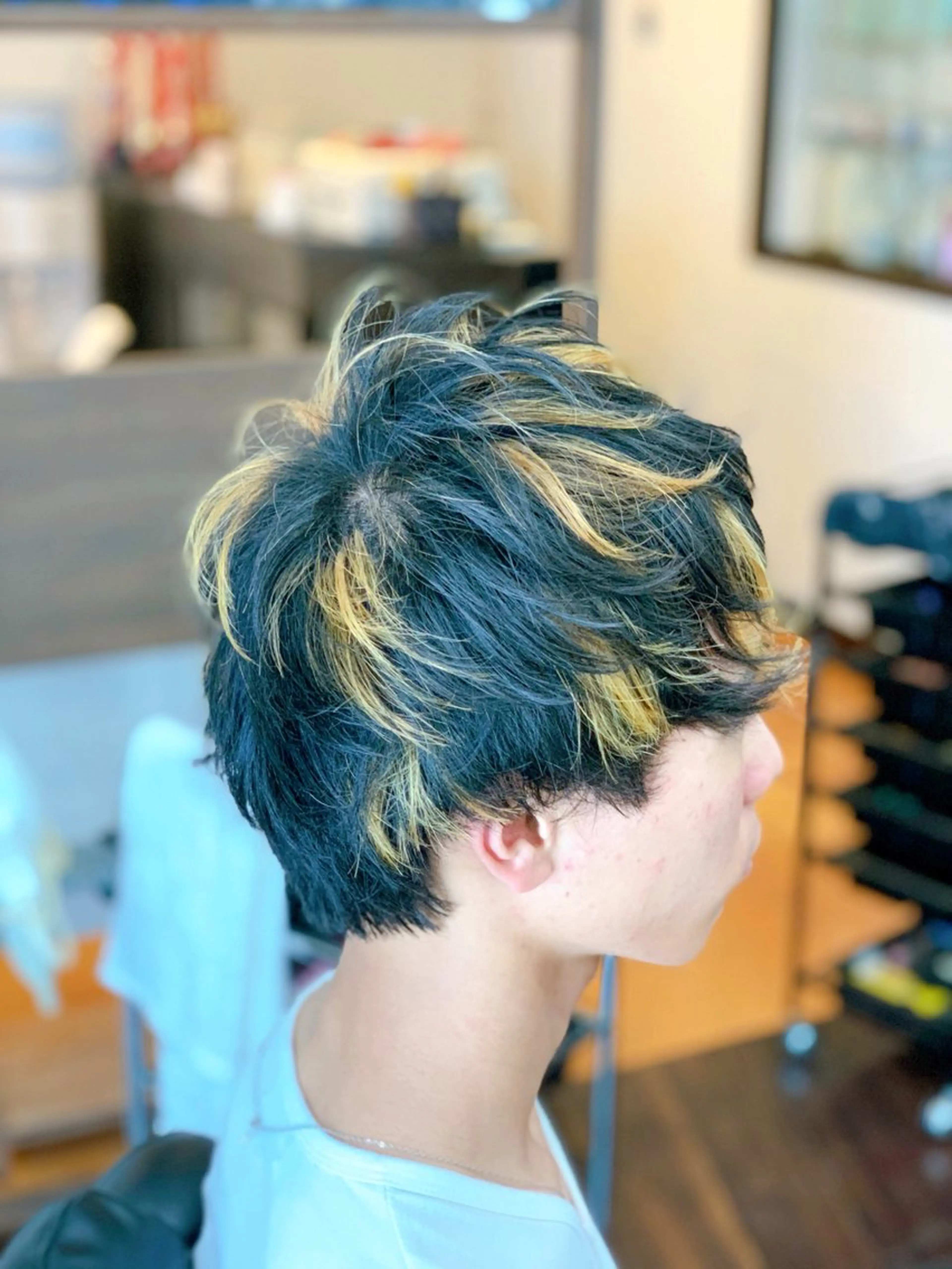 ショート カラー メンズ メンズハイライト 黒髪 デザインカラー ハイライトカラー ハイライト 早川 太貴のヘアスタイル