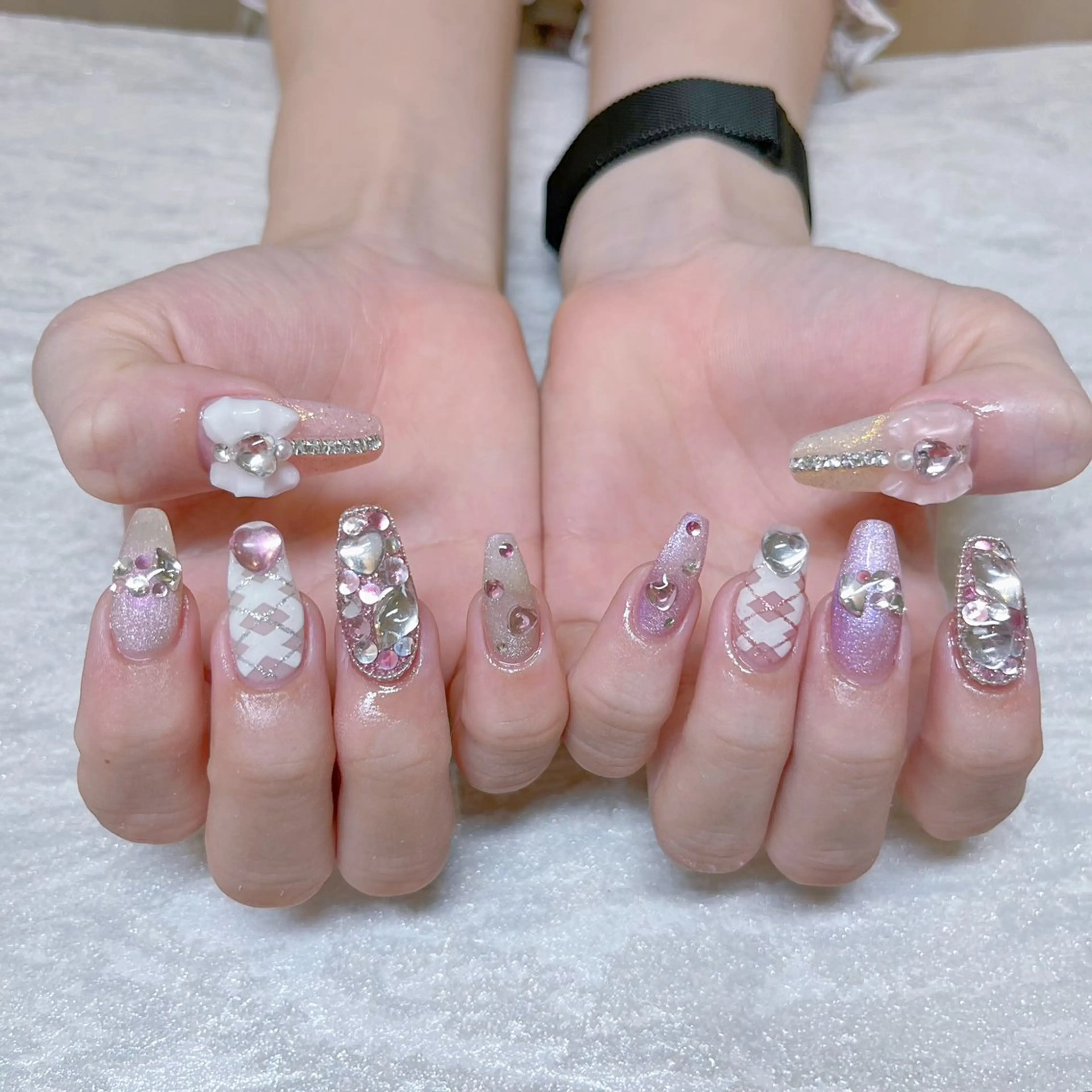 ネイル ガーリー ハンドネイル リスブラン 🎀Mika🎀のネイルデザイン