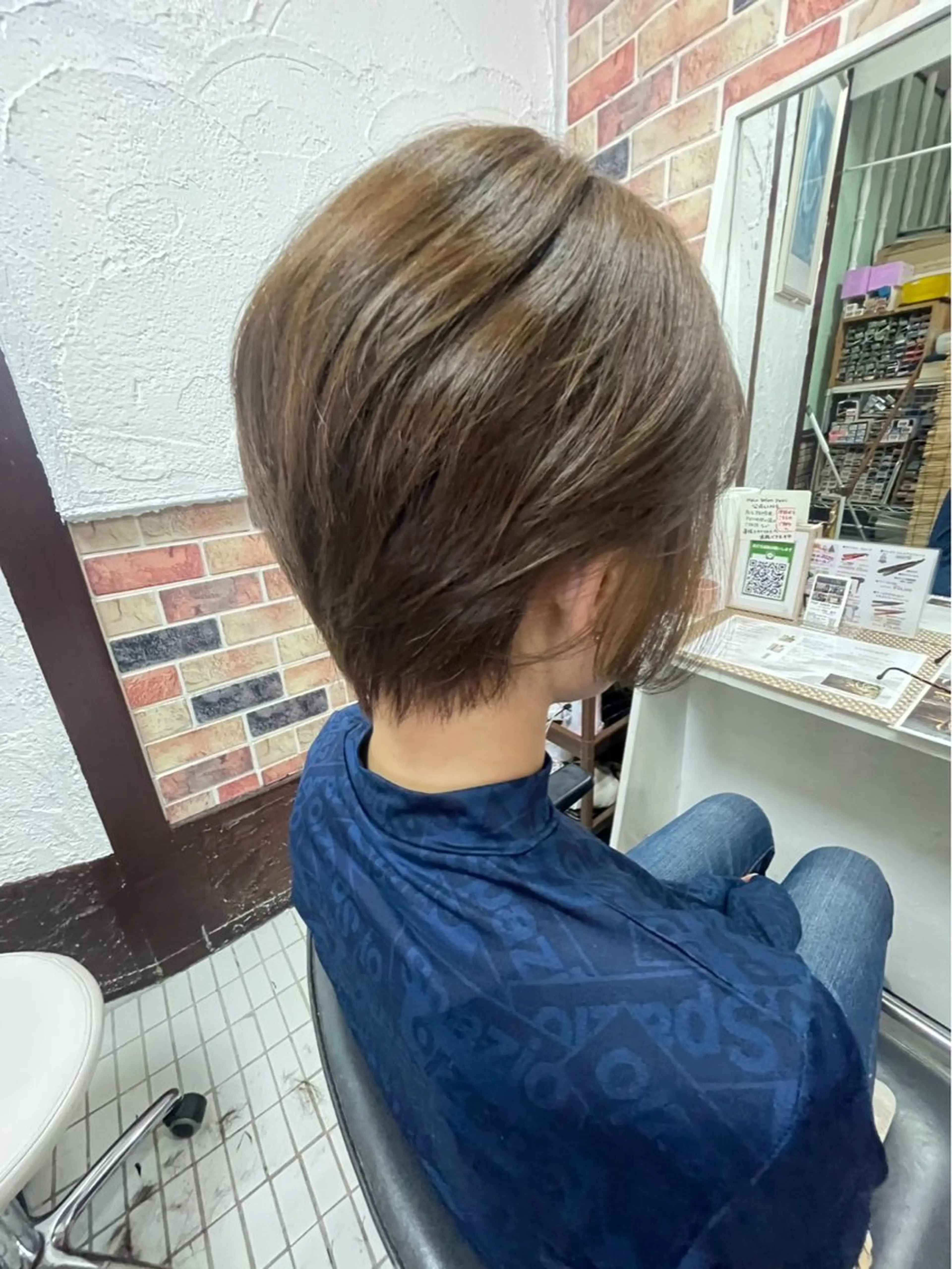 ショート カラー ヘアサロン ユリのヘアスタイル