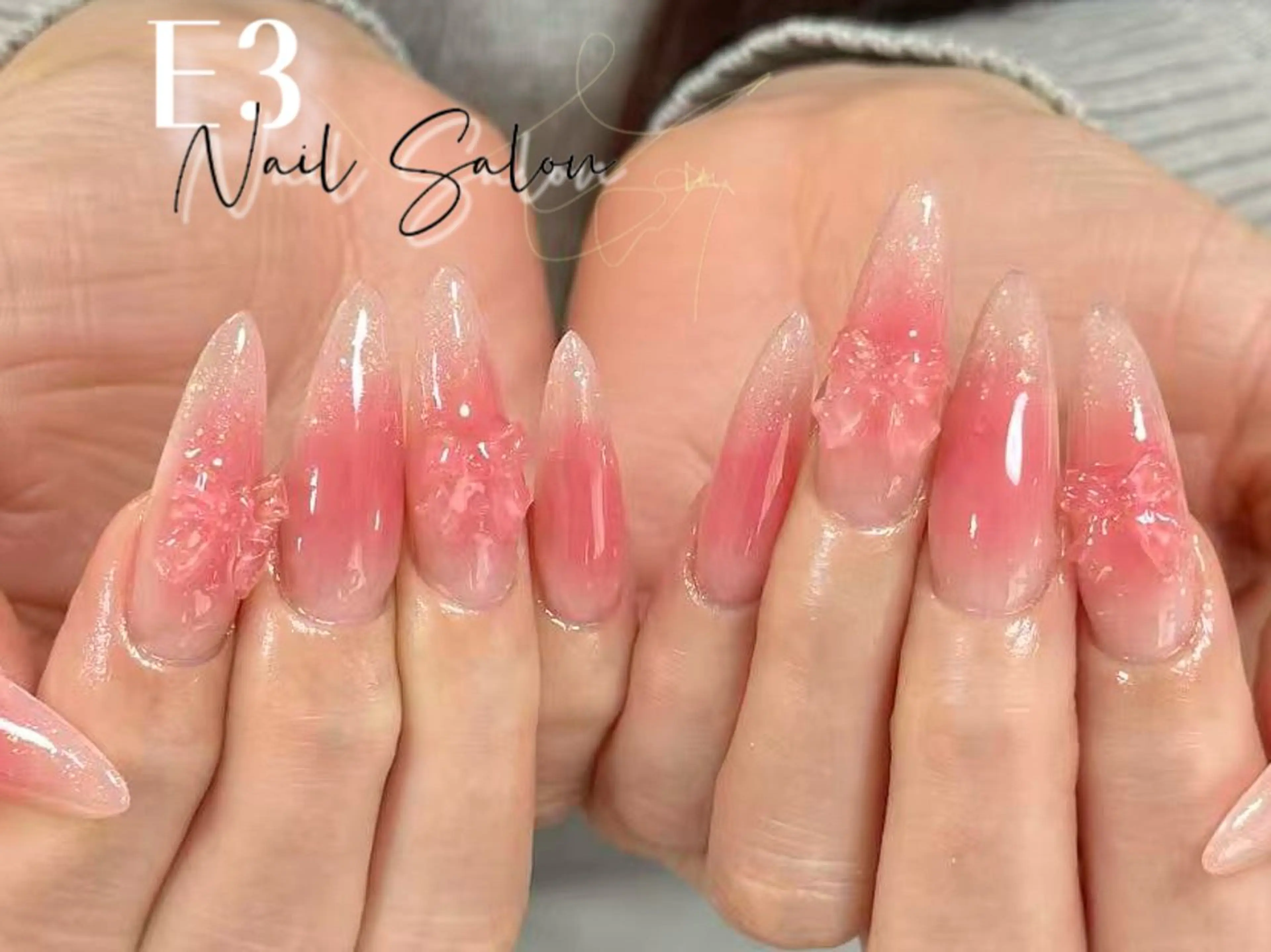 ネイル フレンチネイル ジェルネイル ガラスフレンチ グラデーション キラキラネイル ハンドネイル E3 Nail Salonのネイルデザイン