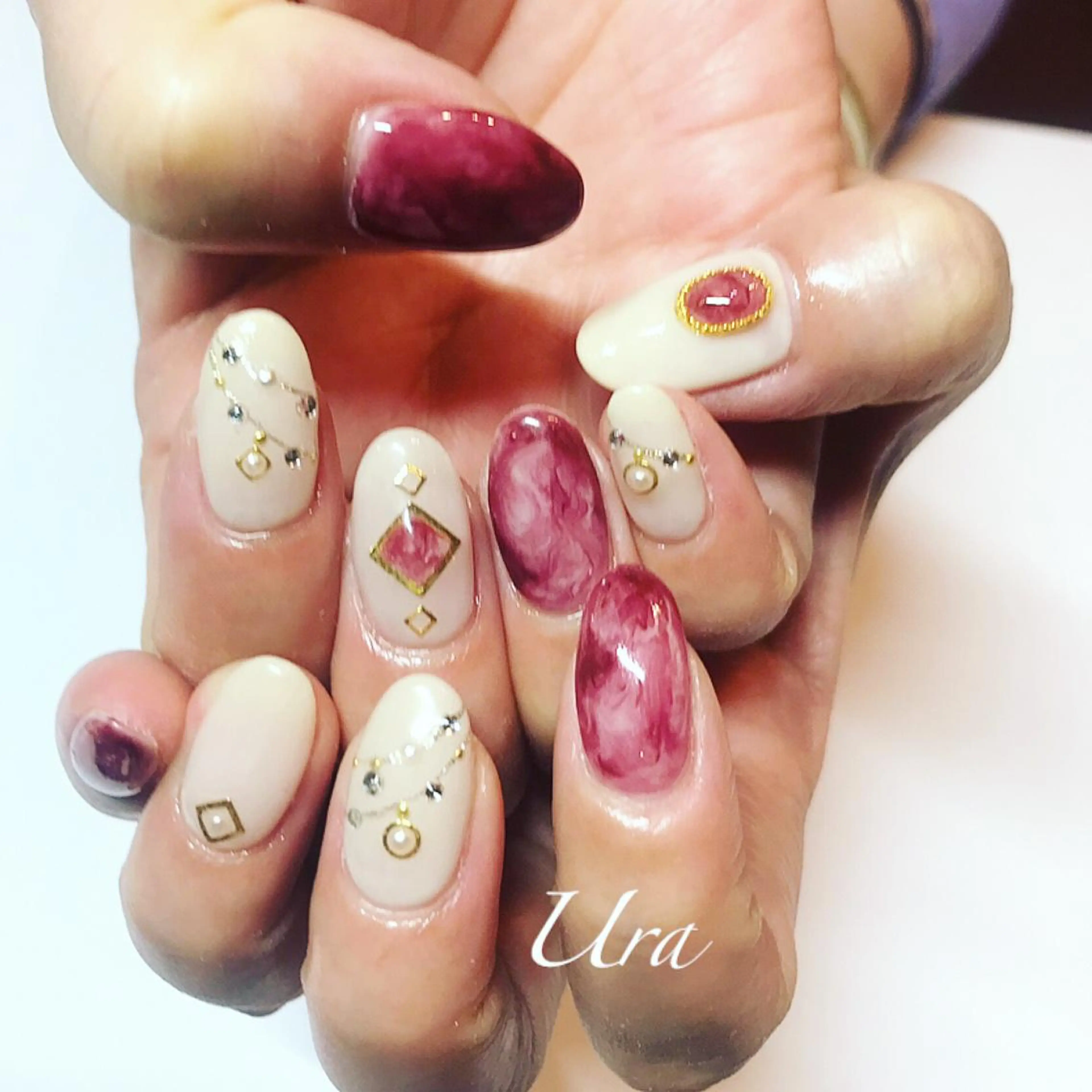 ネイル UrakoNail 《nail》のネイルデザイン
