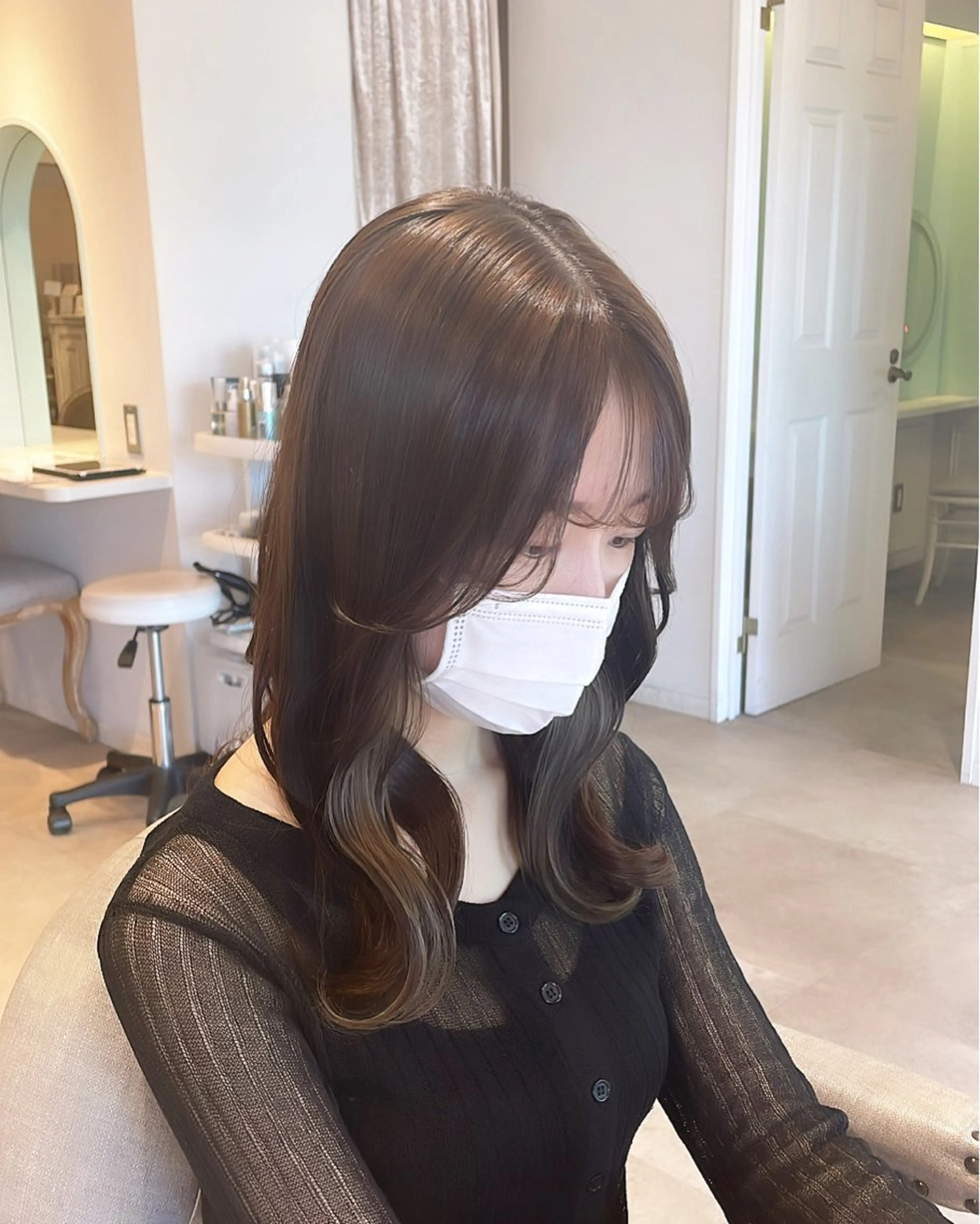 ミディアム カラー ベージュカラー イヤリングカラー CreBiA🎀 ayaのマツエク・マツパデザイン