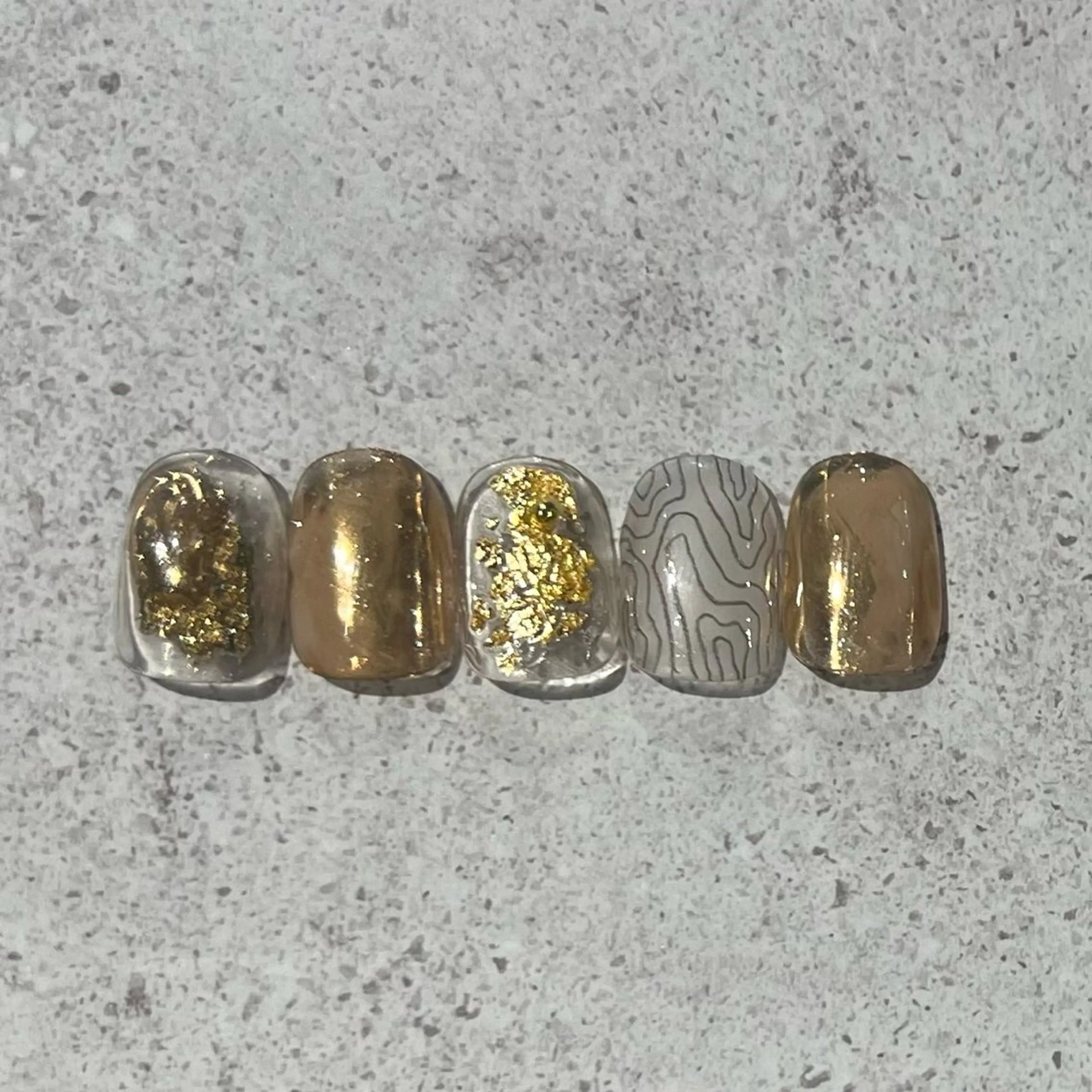 ネイル favori名古屋 西尾のマツエク・マツパデザイン