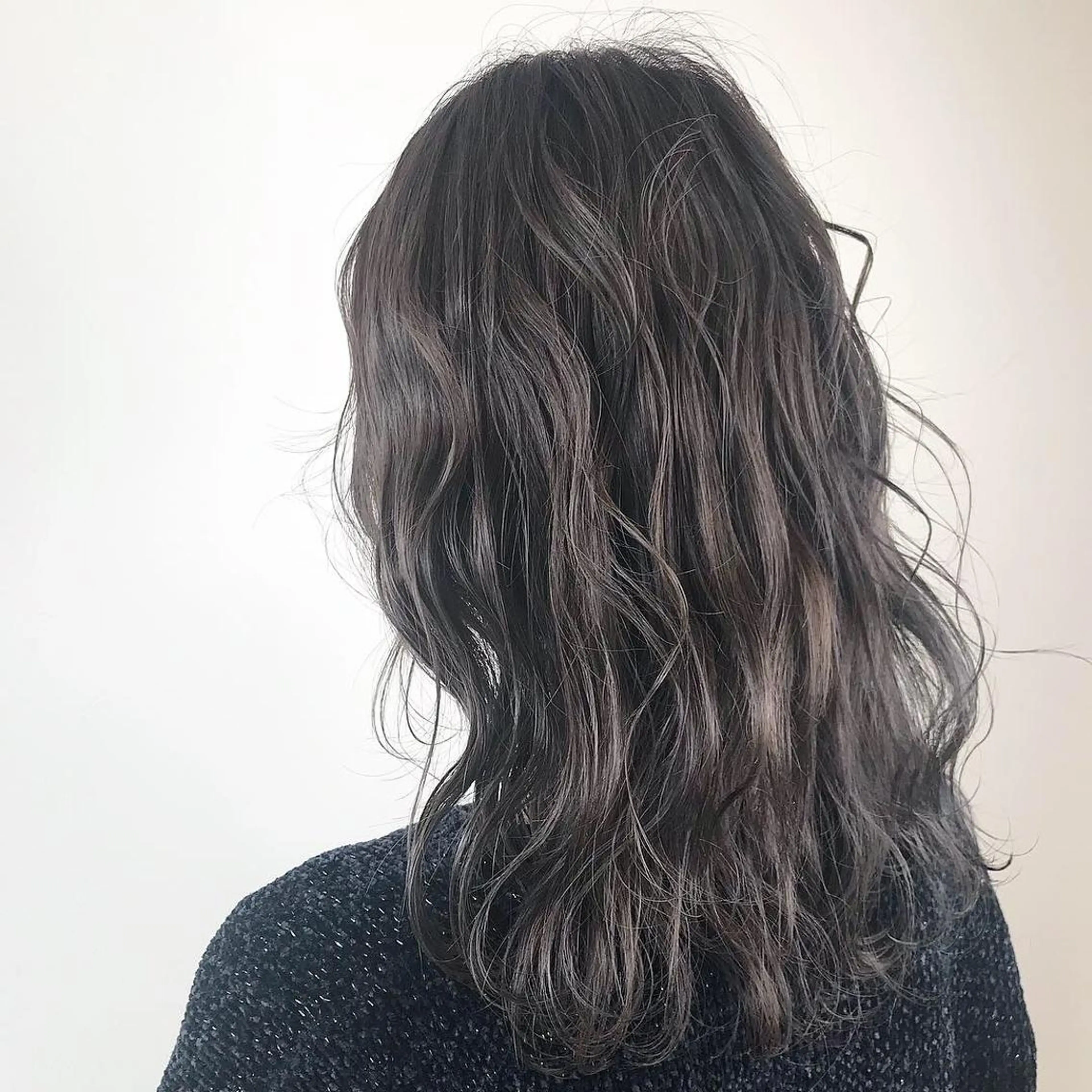 カラー デザインカラー Lienのヘアスタイル