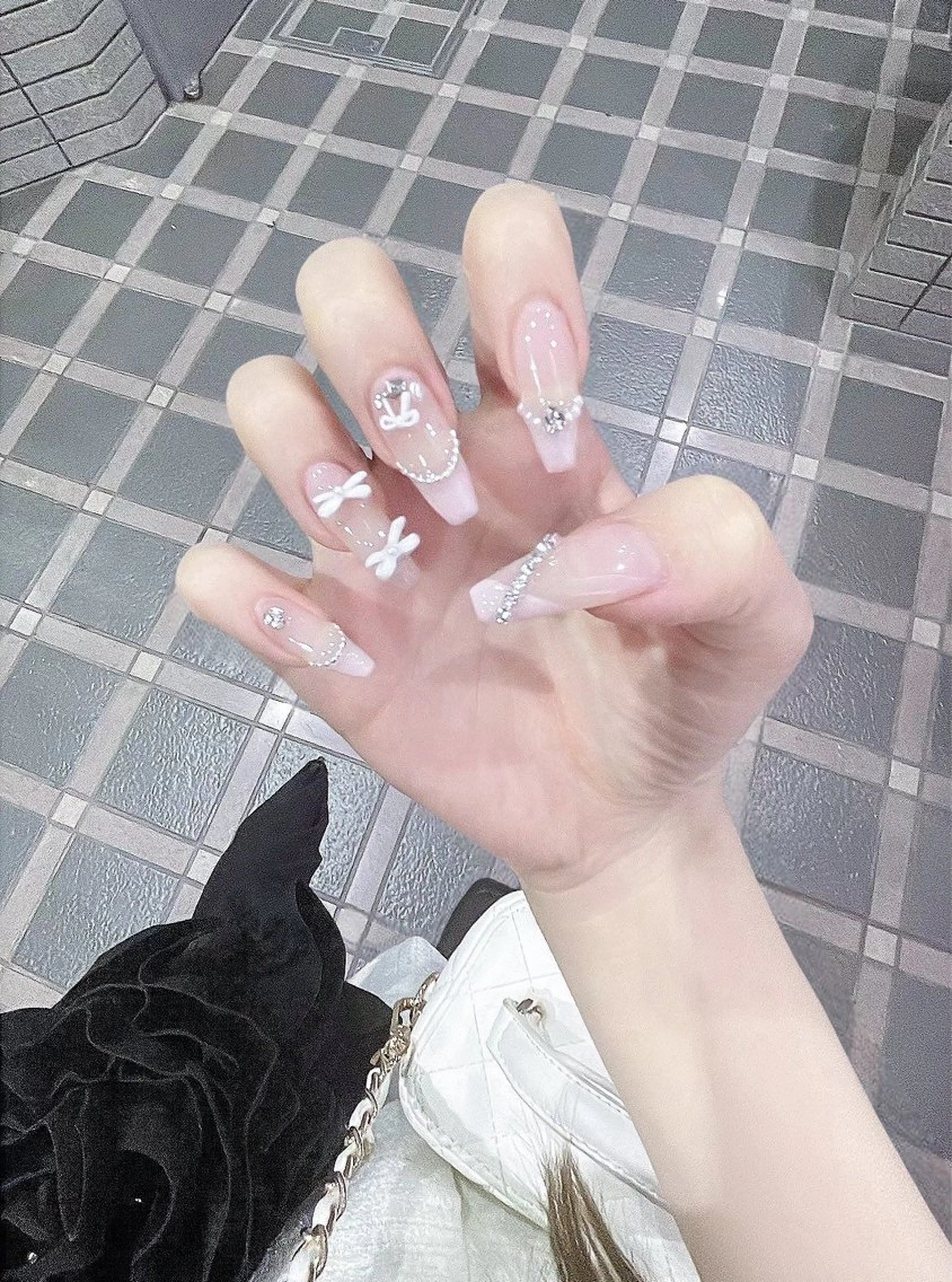 カラー グラデーションカラー ピンクカラー ハンドネイル AIN Nailのネイルデザイン