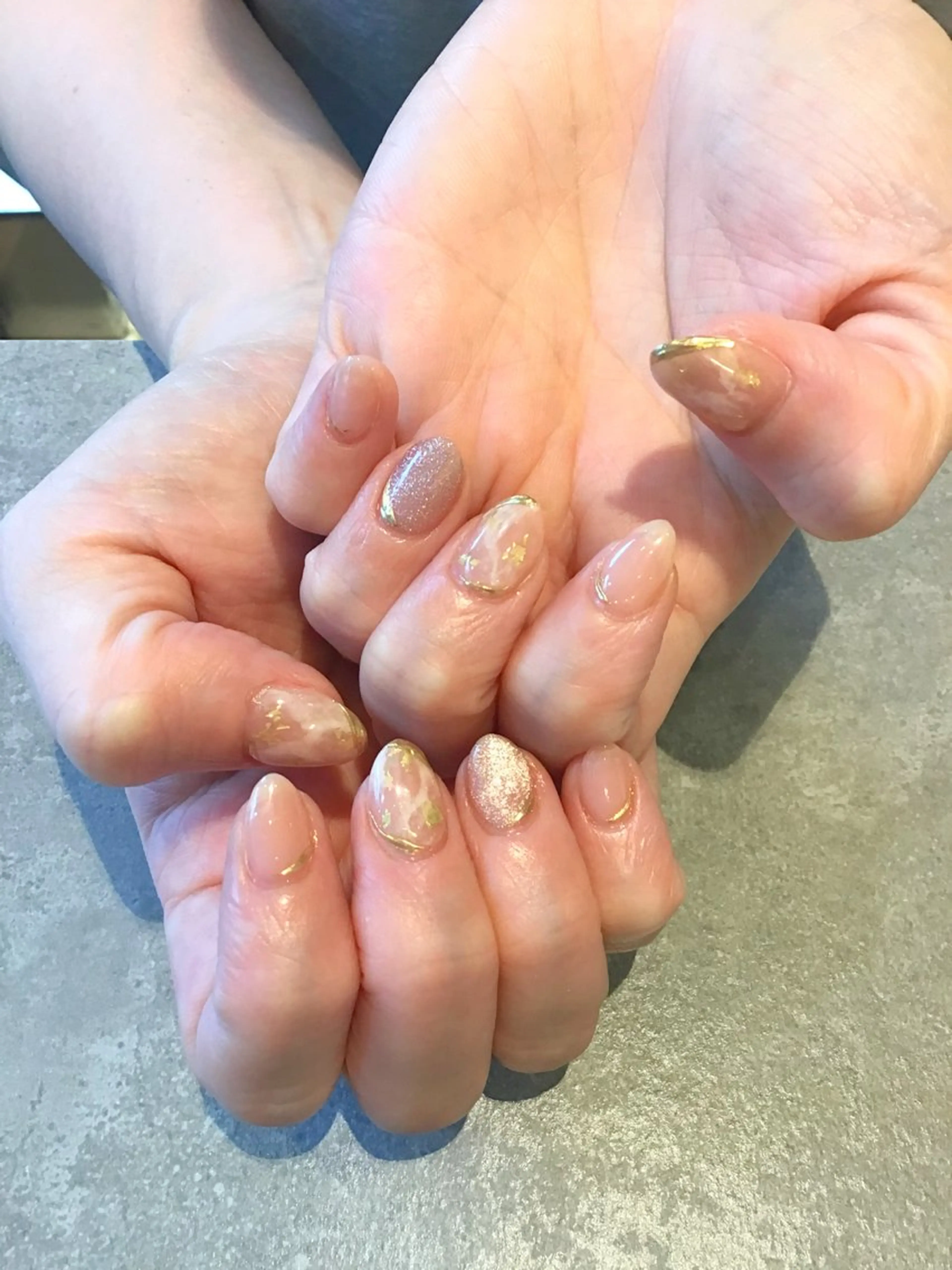 ネイル アートネイル ニュアンスネイル Nest 岩崎のネイルデザイン