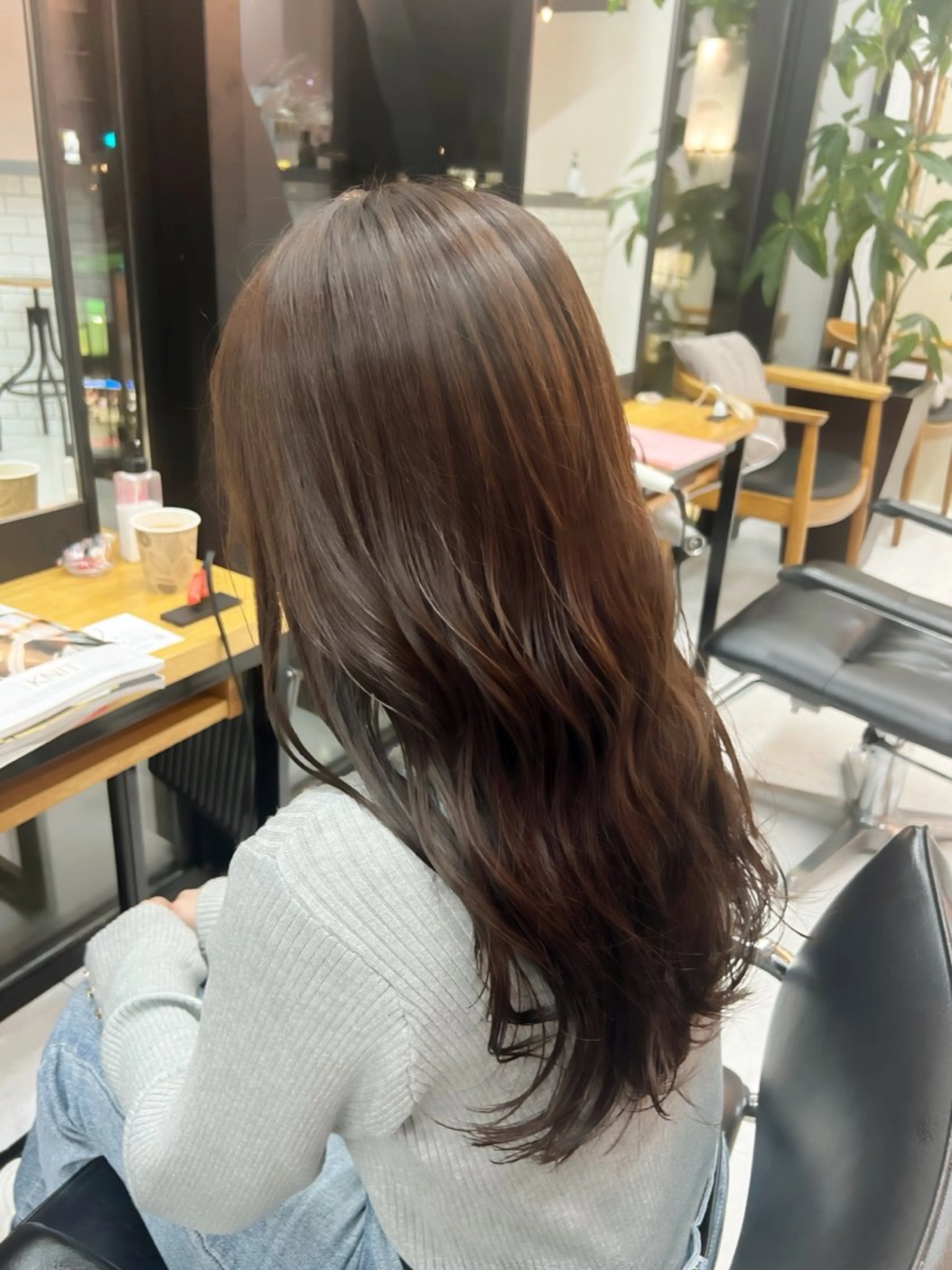 ロング カラー ブラウンカラー チョコレートブラウン 透明感カラー 透明感/血色カラー/ 似合せレイヤー/ゆいのヘアスタイル