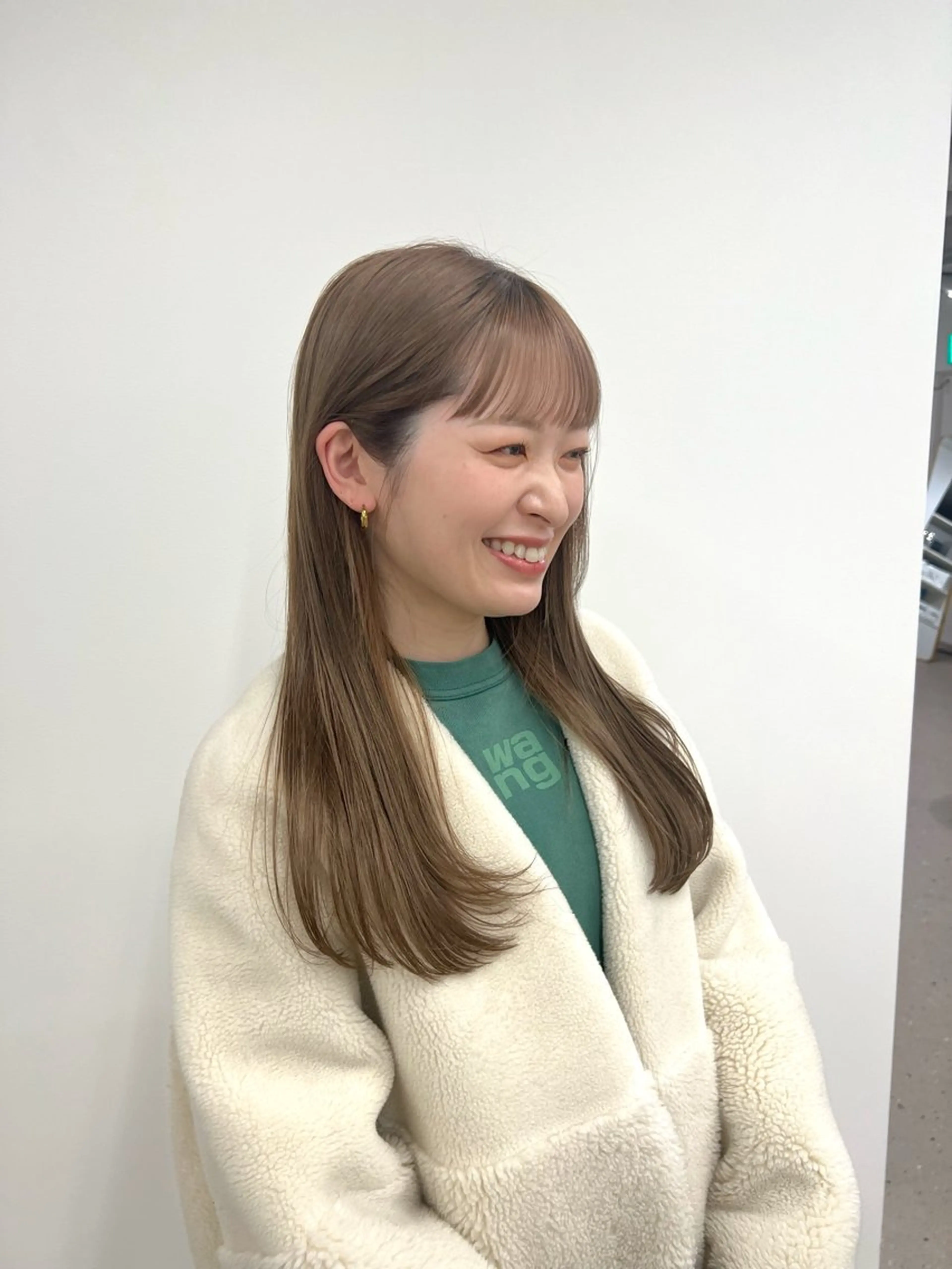 ロング カラー ベージュカラー ハイトーンカラー ハイトーンベージュ ナチュラルヘア/ 似合わせ/三宅 昌太のヘアスタイル