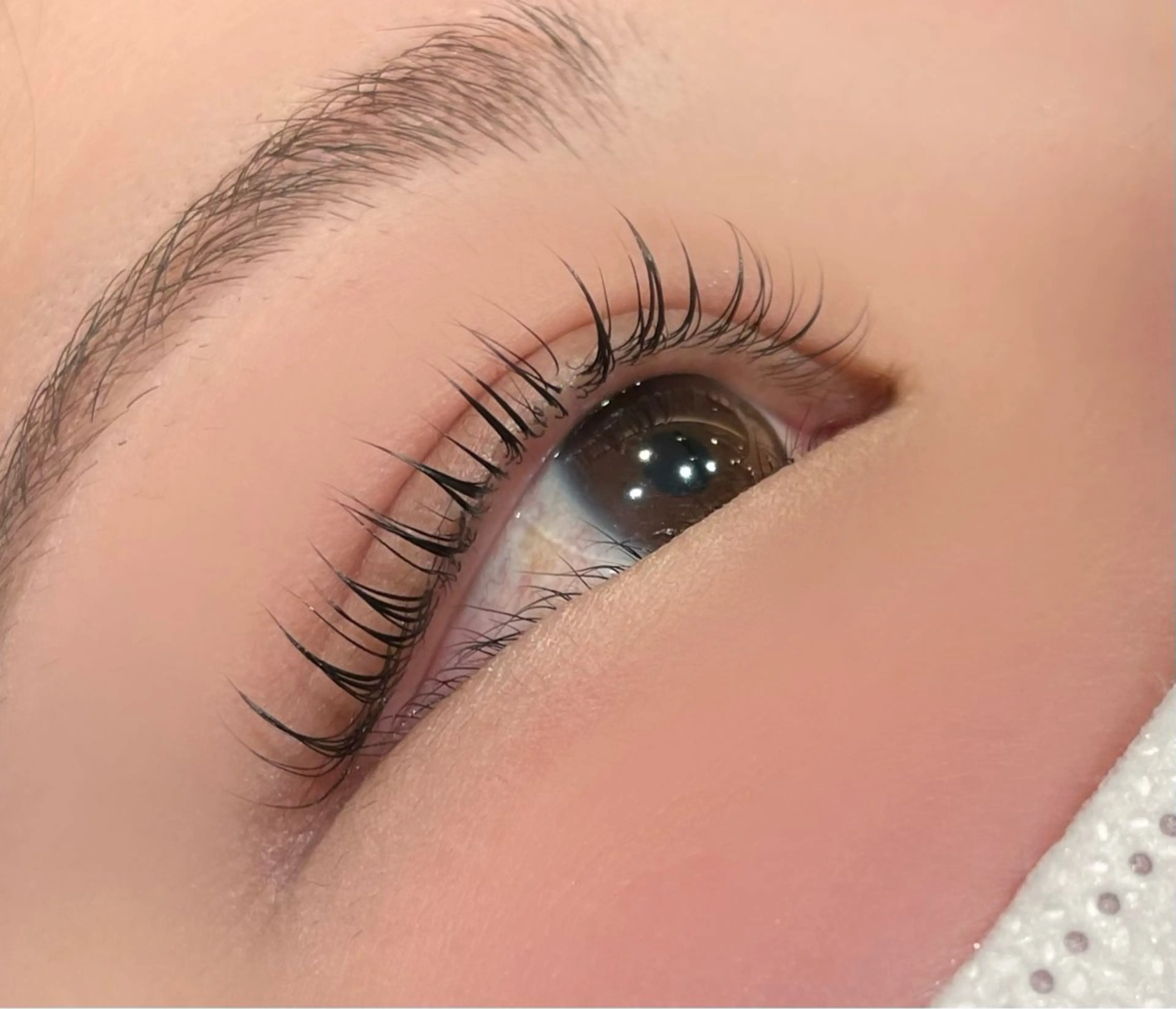 マツエク・マツパ 似合わせまつパ× 透け感カラー/ゆりのヘアスタイル