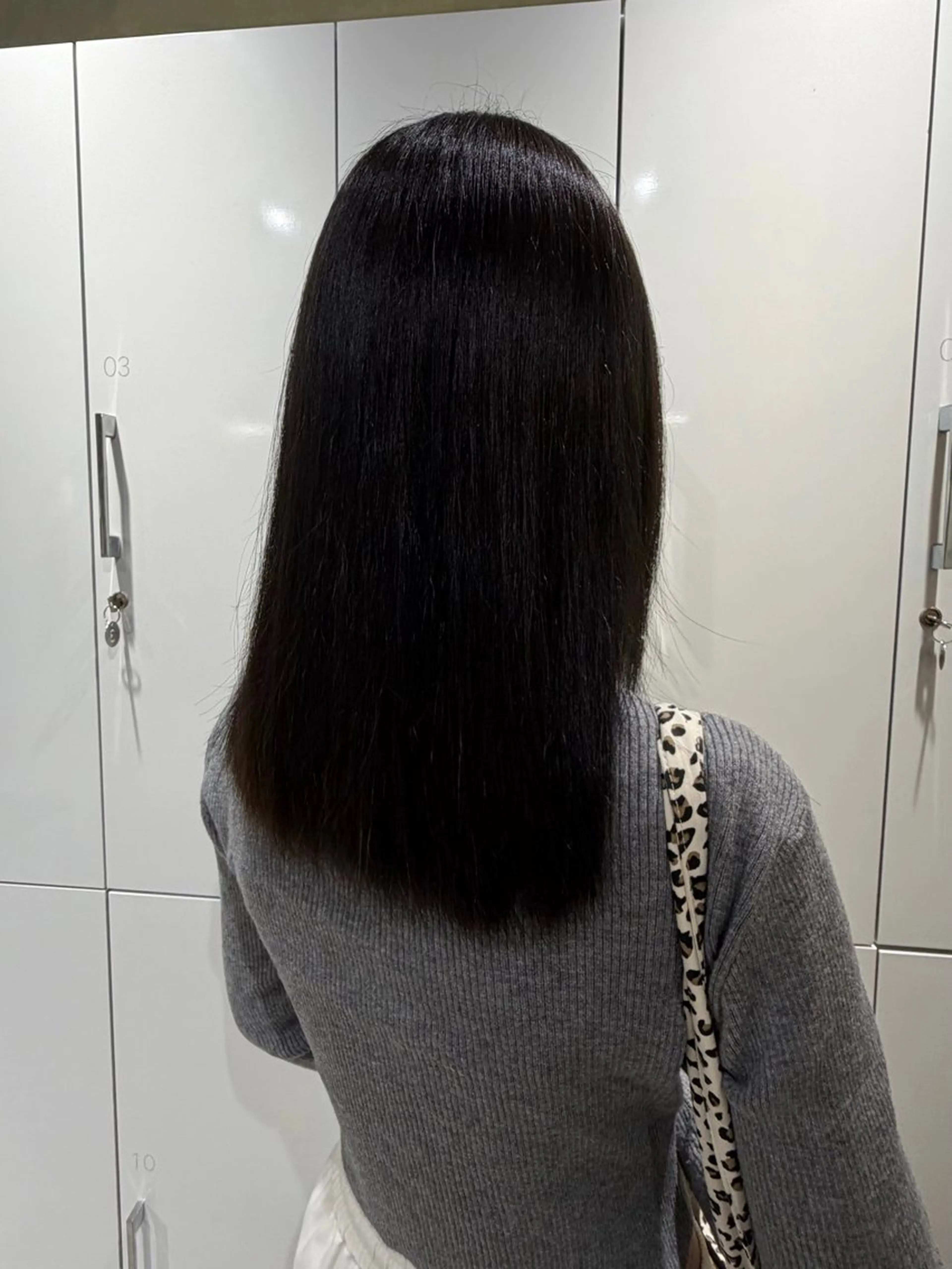 セミロング カラー ブリーチ ブリーチなしカラー 今村 心音のヘアスタイル