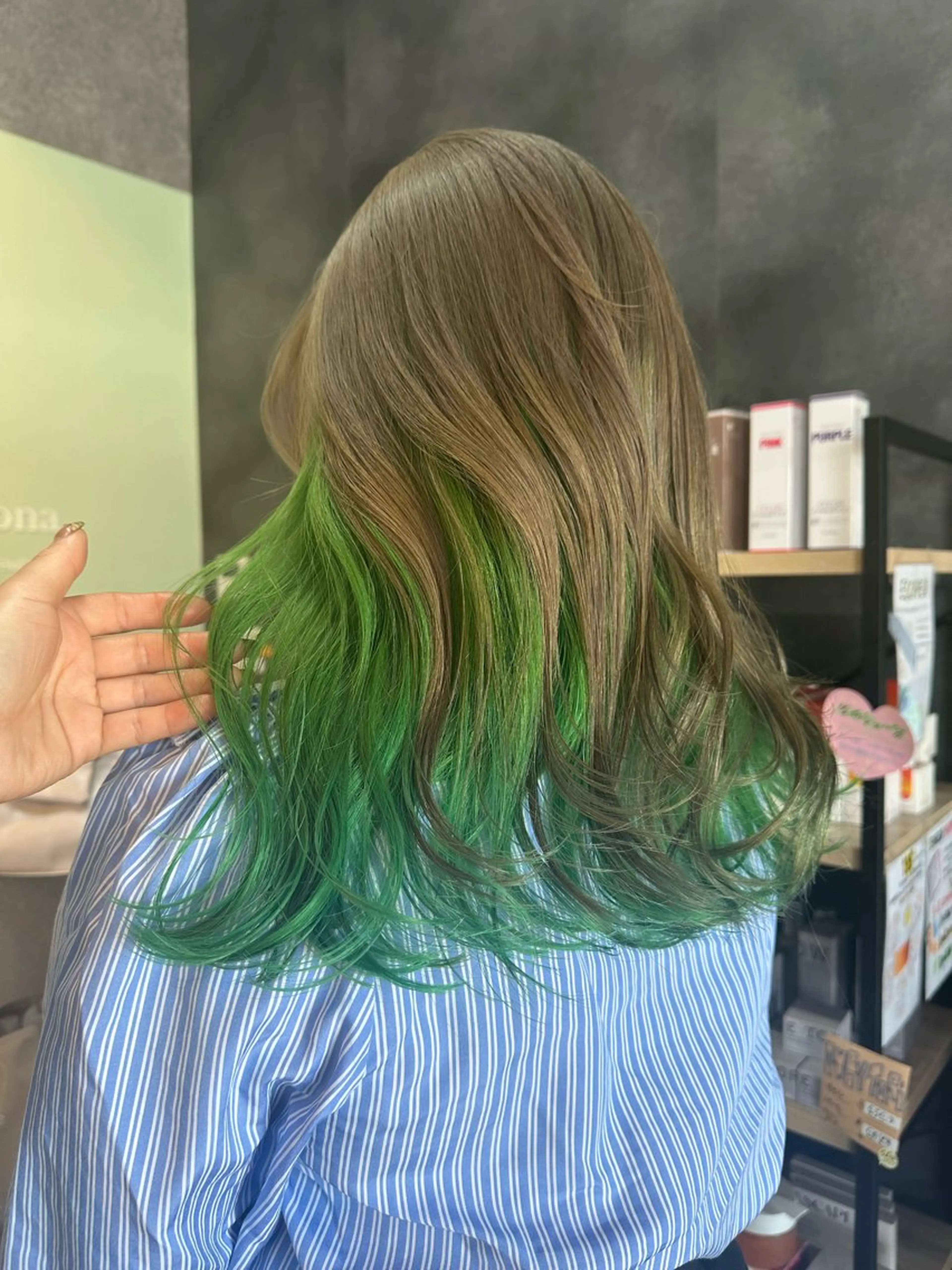 セミロング ヘアカラー 坂庭 美夢のヘアスタイル