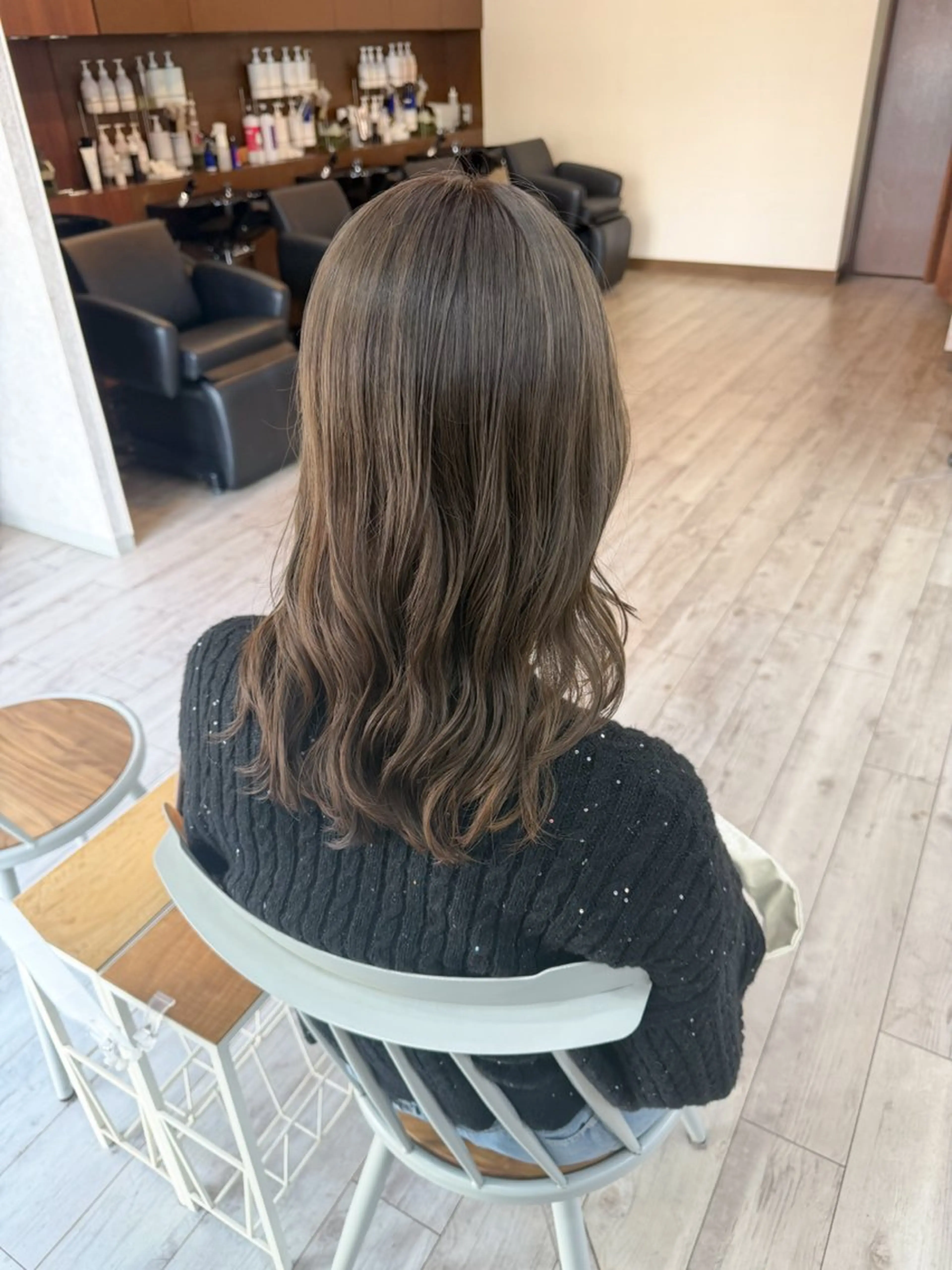 セミロング カラー ベージュカラー オリーブベージュ ヘアカラー トリートメント イワタ マハ/ minim hairのヘアスタイル