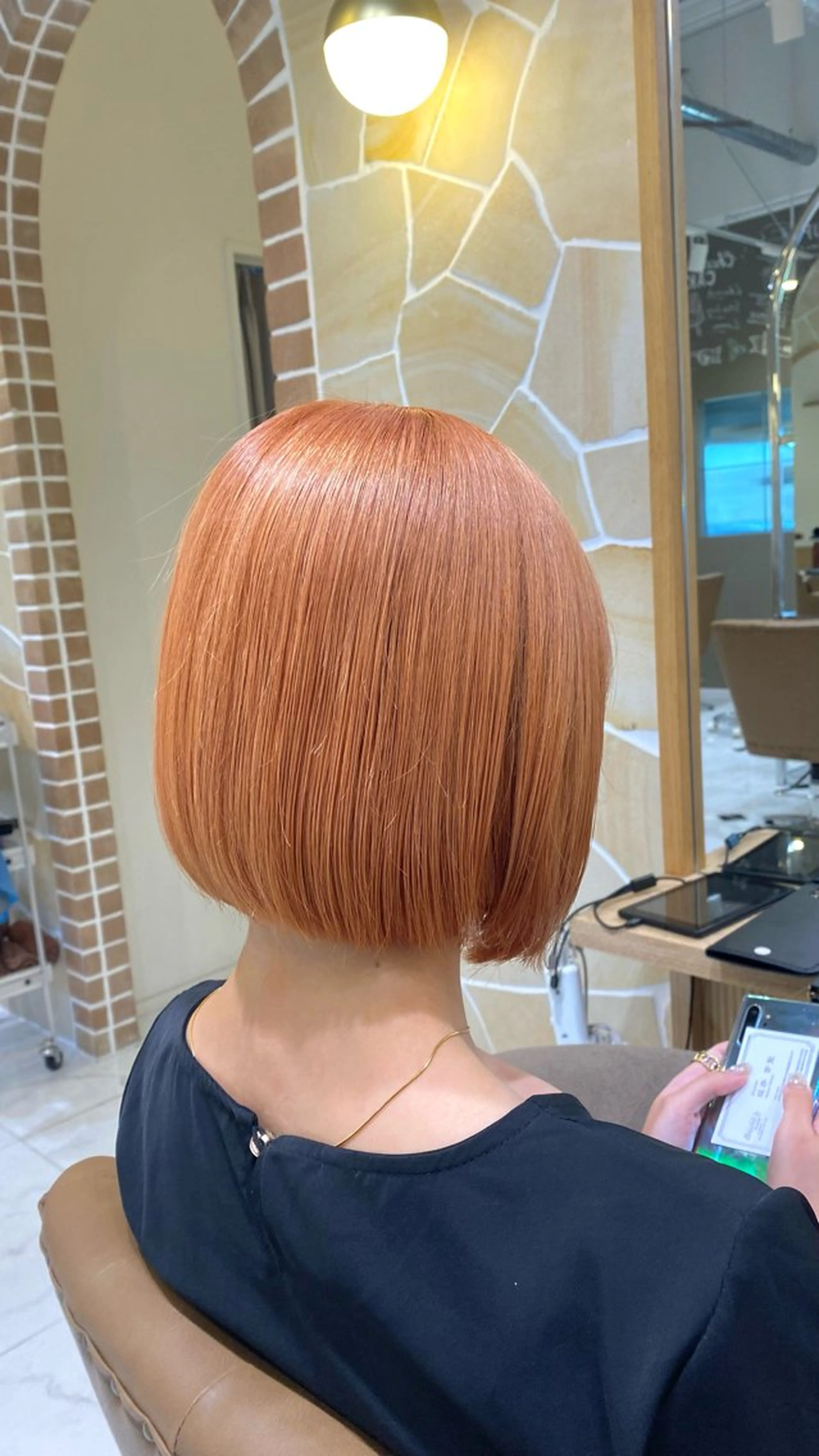 ショート カラー ベージュカラー ブリーチ 透明感カラー オレンジ オレンジベージュ 坂井 茅聖のヘアスタイル