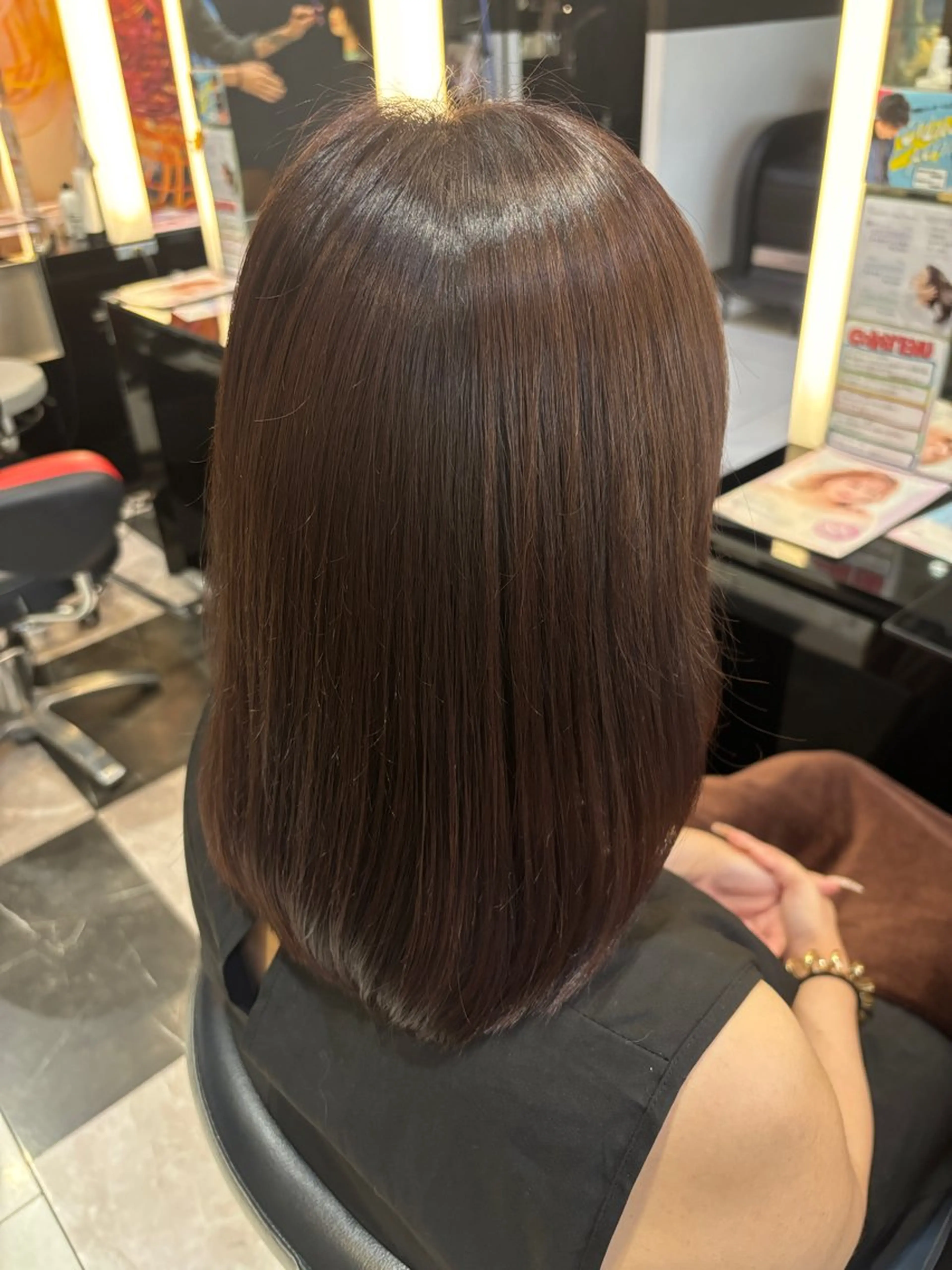 ミディアム カット ヘアカラー トリートメント ブリーチ/ヘアケア/ 艶髪/イギチハルのヘアスタイル