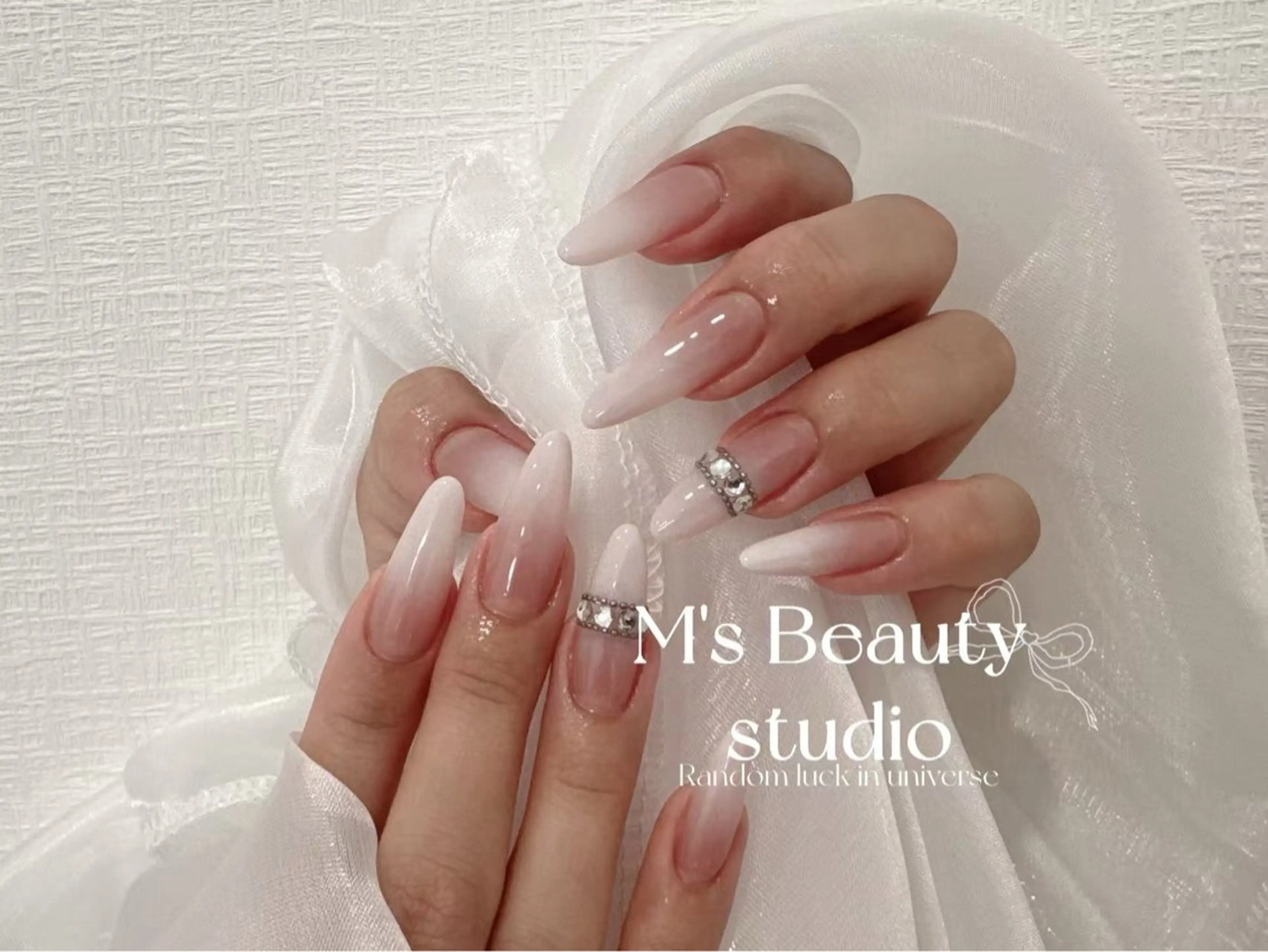 カラー ハンドネイル エムズ ビューティスタジオのマツエク・マツパデザイン