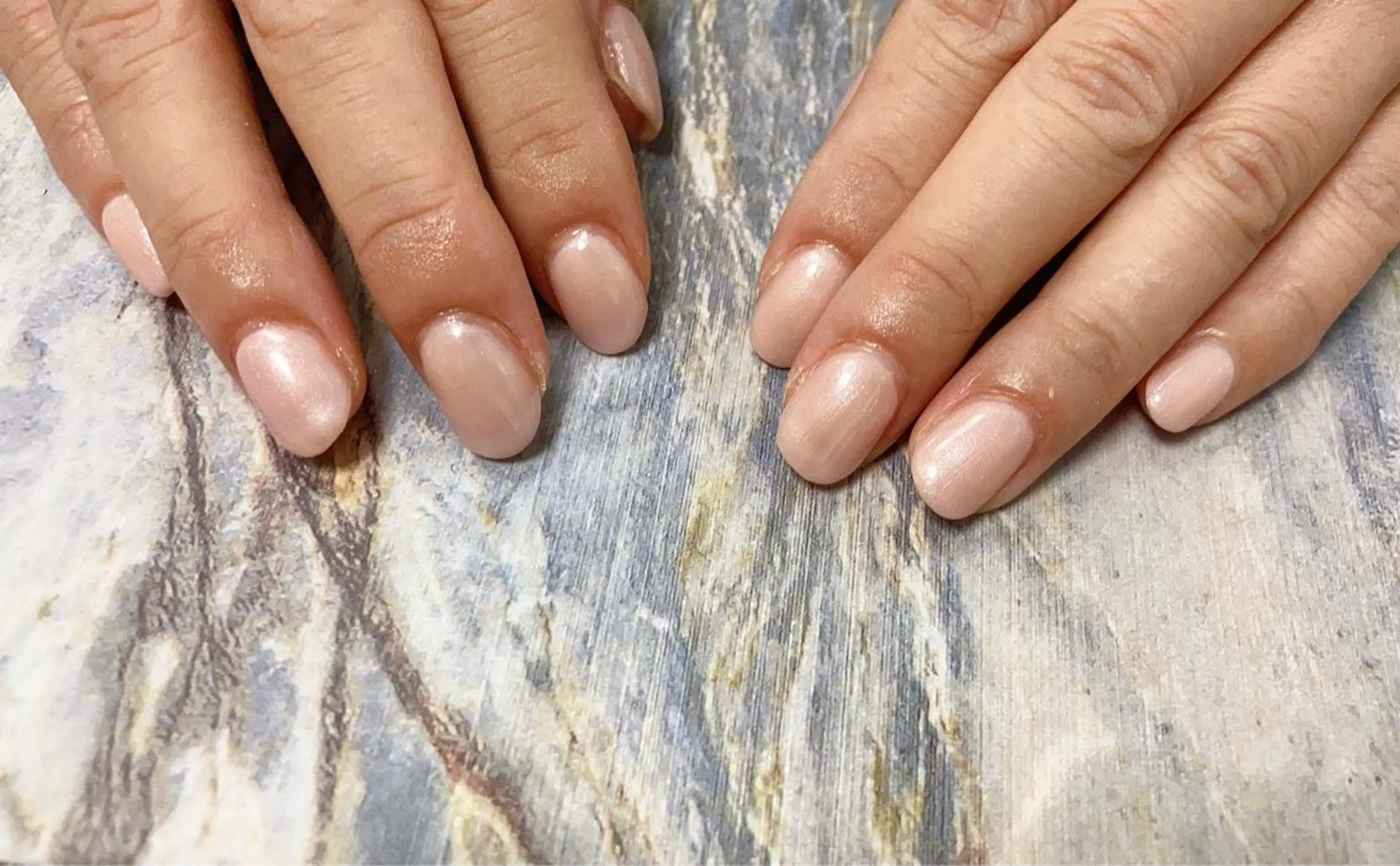 ネイル ワンカラーネイル ハンドネイル mogunail &blowのネイルデザイン