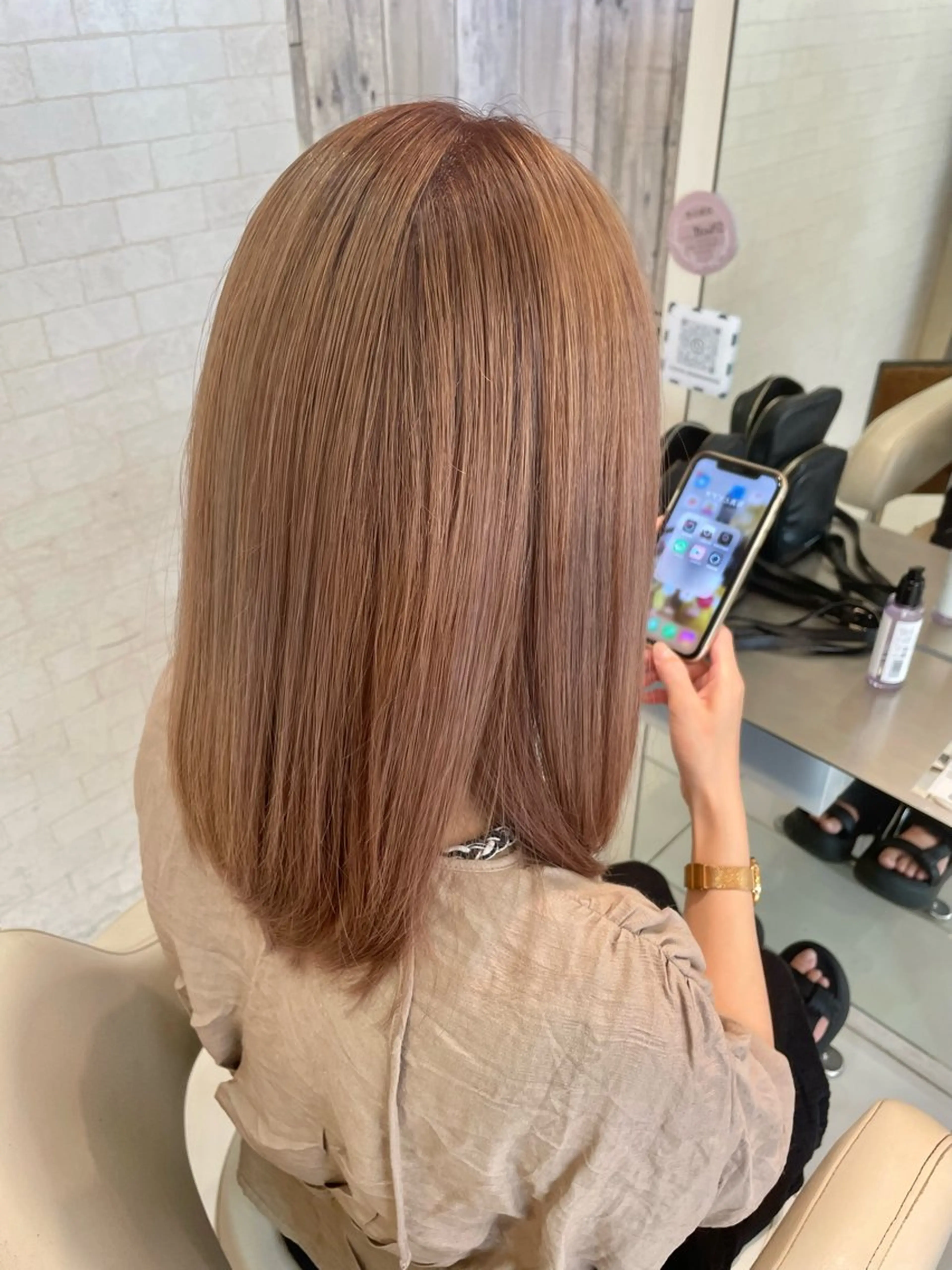 セミロング カラー ヘアカラー ヤマグチ ユキナのヘアスタイル