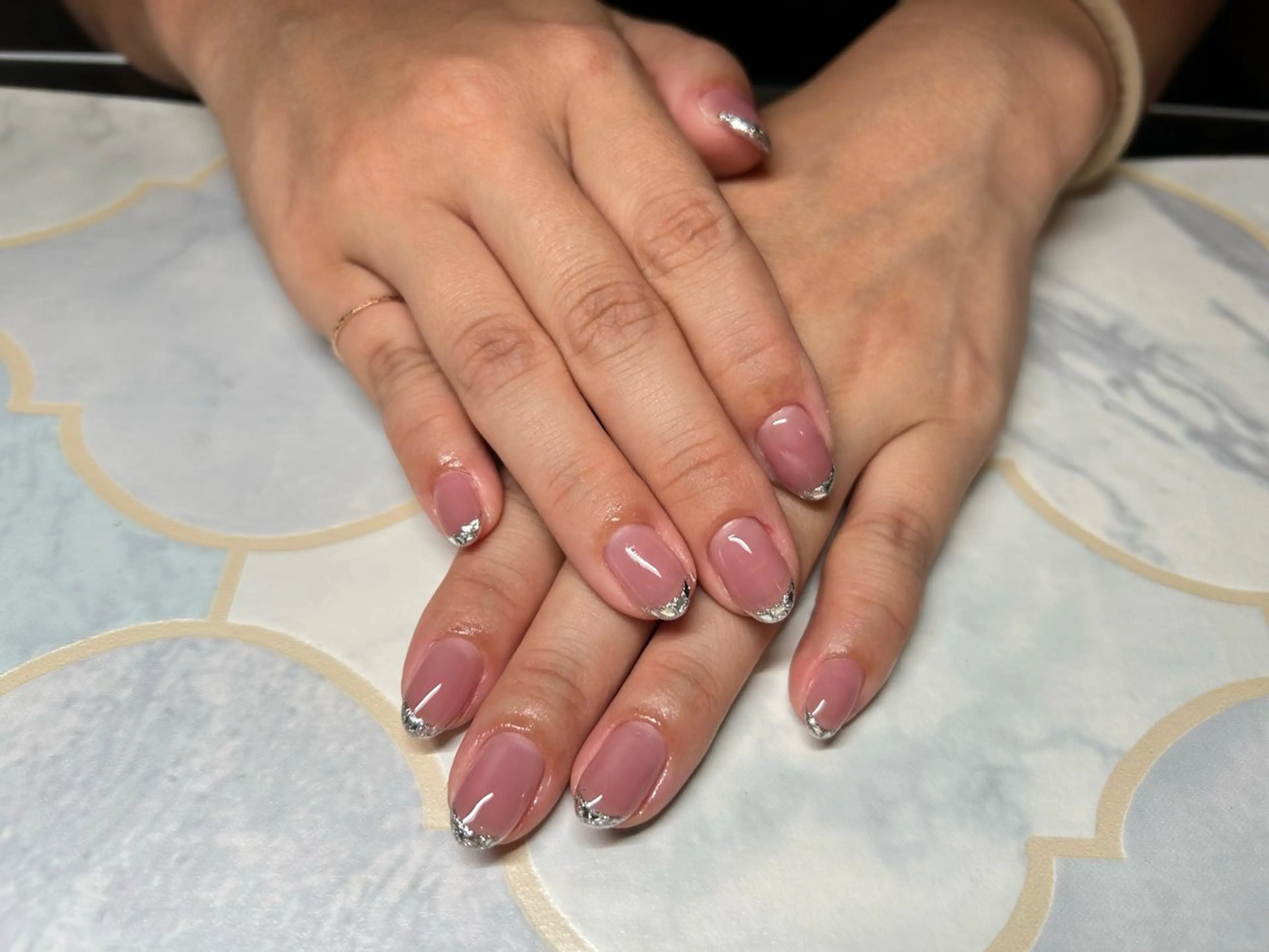 ネイル フレンチネイル ガラスフレンチ ハンドネイル Lisa’s Salonのネイルデザイン