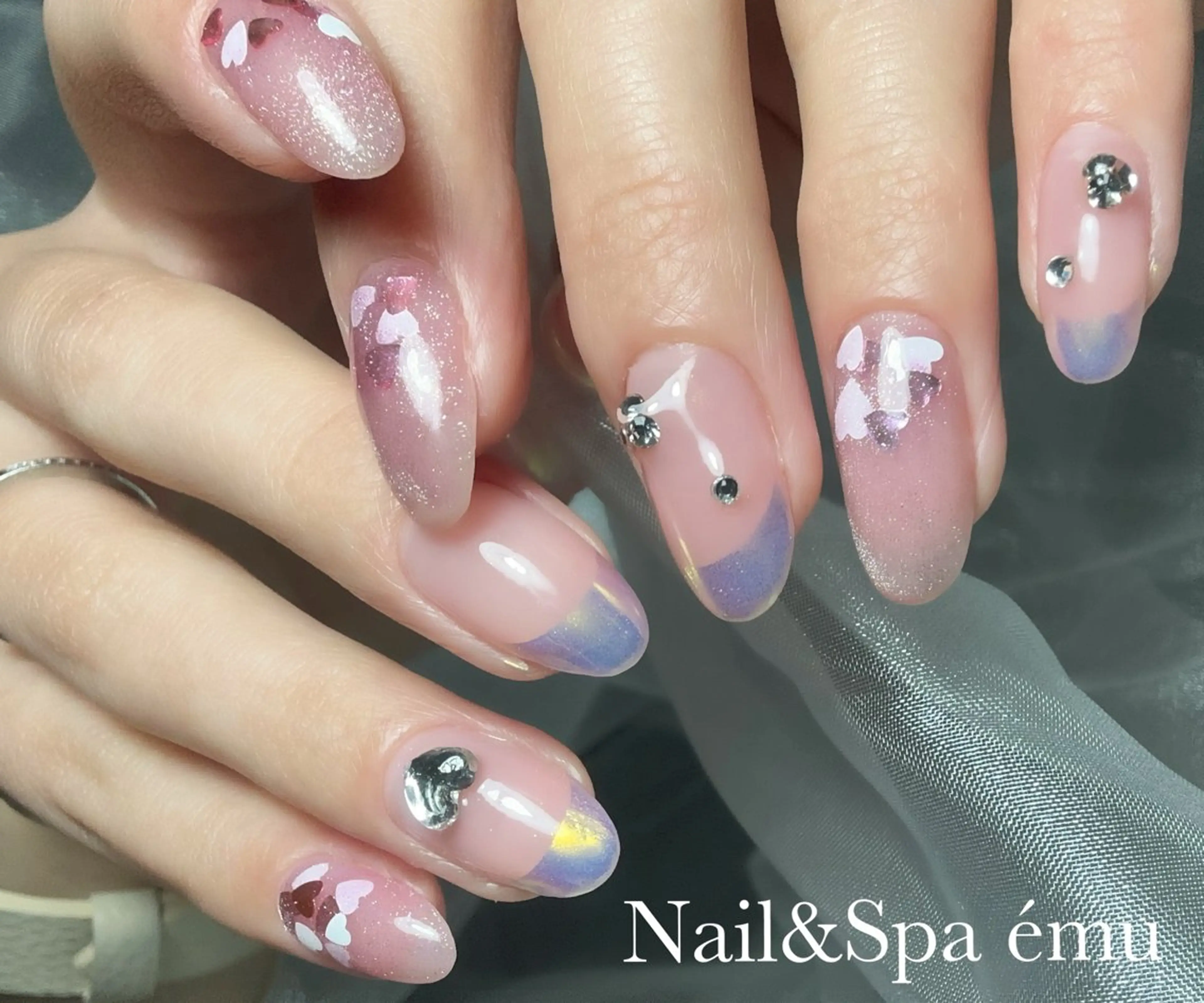 ネイル フレンチネイル ハート ミラーネイル Nail&Spa émuのネイルデザイン